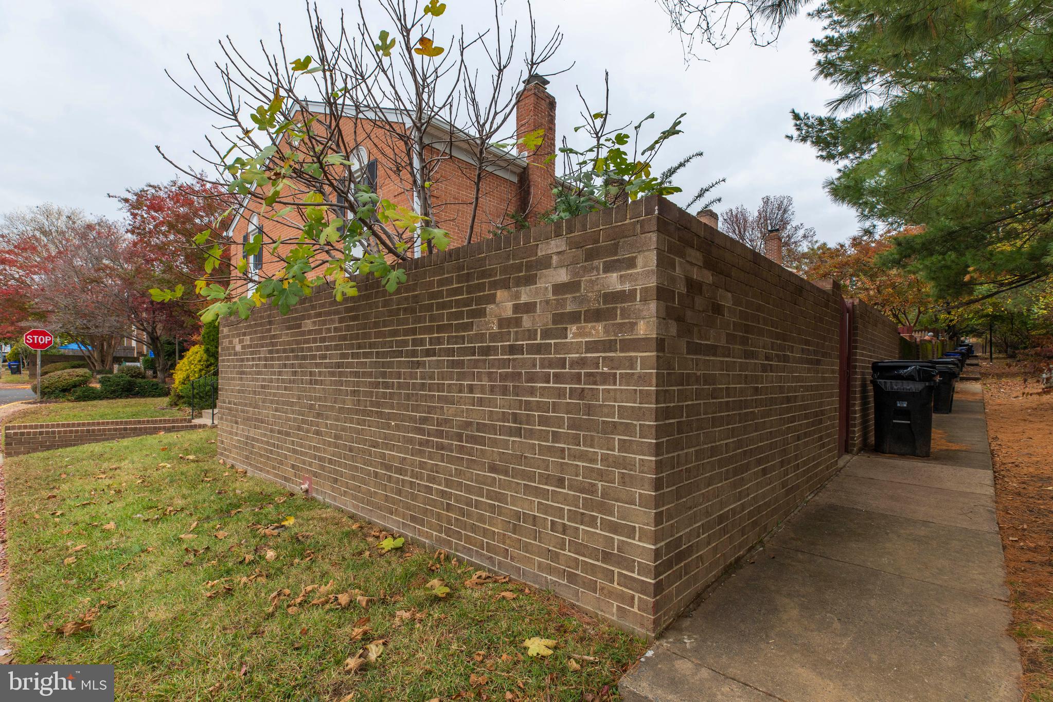 PINECREST HEIGHTS - Residential Lease