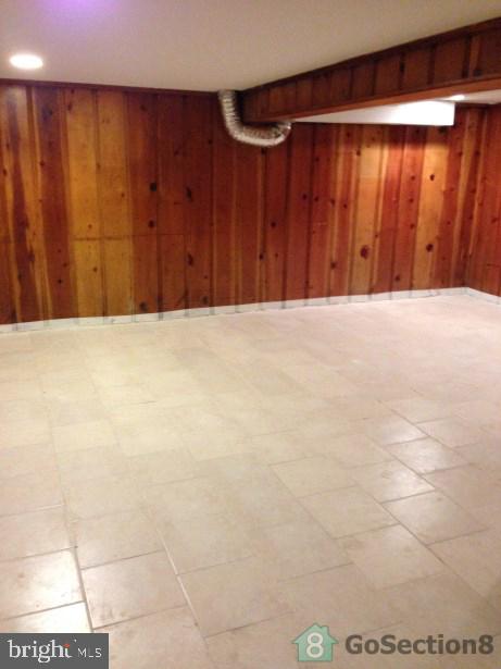 EDMONDSON VILLAGE - Residential Lease