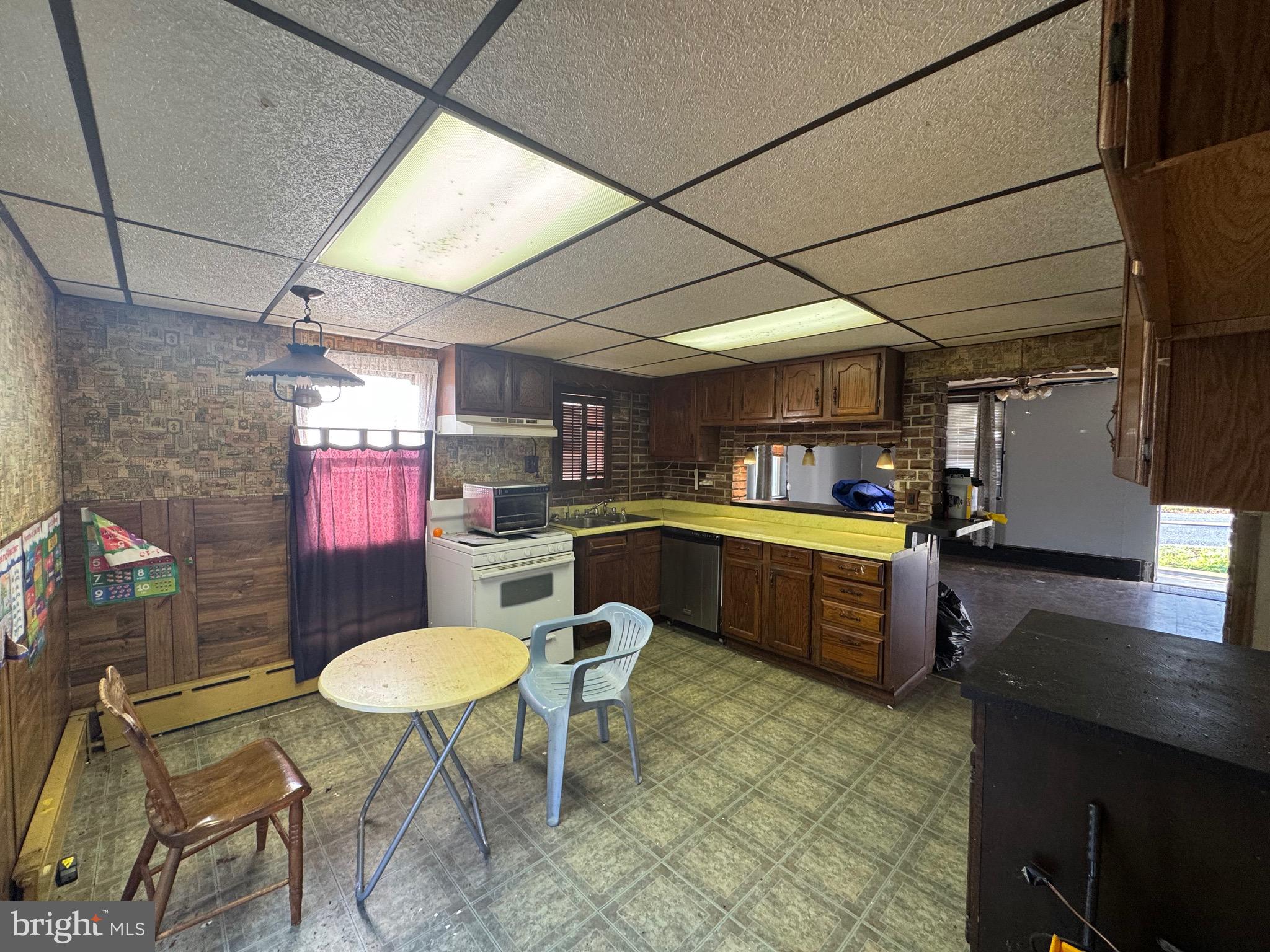 FORESTVILLE - Residential