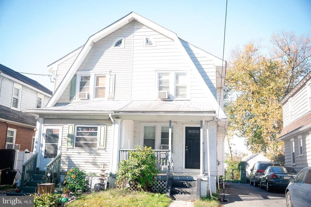 Photo of 204 E Avon Road, BROOKHAVEN, PA 19015 (MLS # PADE2100200)