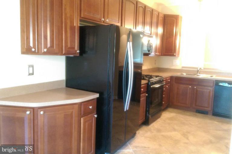 VILLAGES OF DORCHESTER - Residential Lease