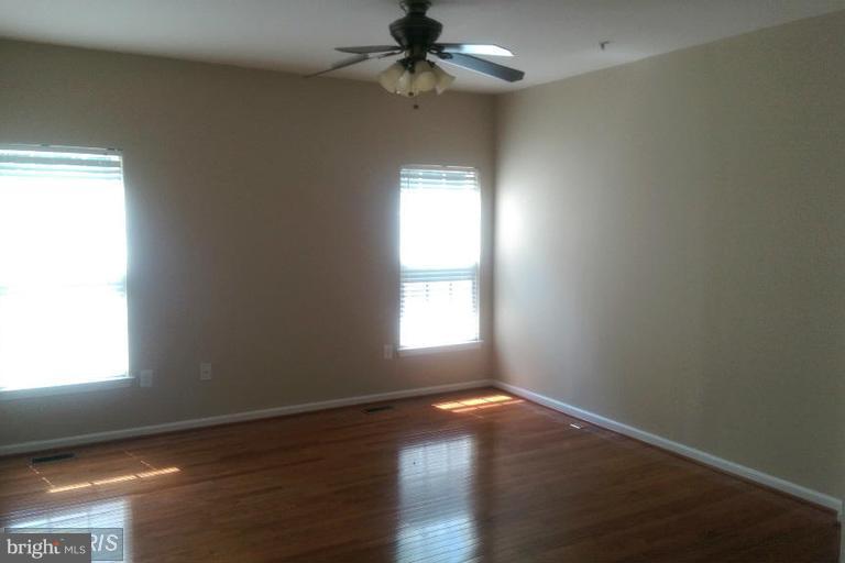 VILLAGES OF DORCHESTER - Residential Lease