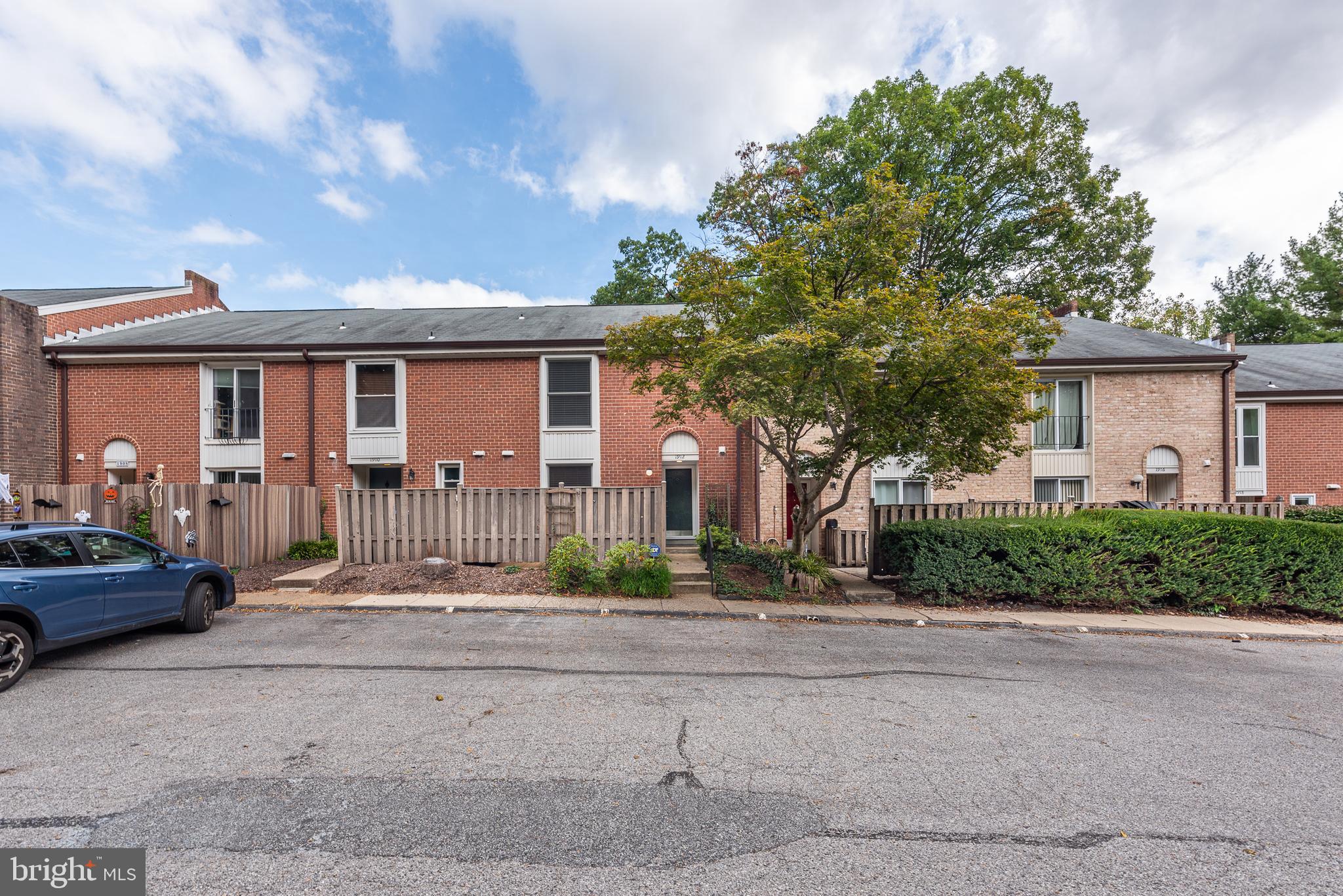 GREENBERRY WOODS - Residential