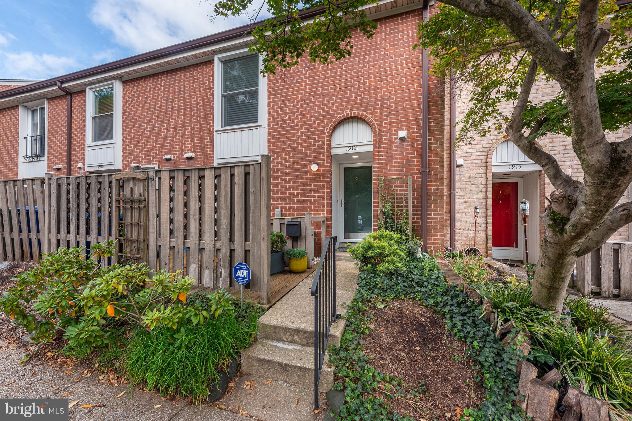 GREENBERRY WOODS - Residential