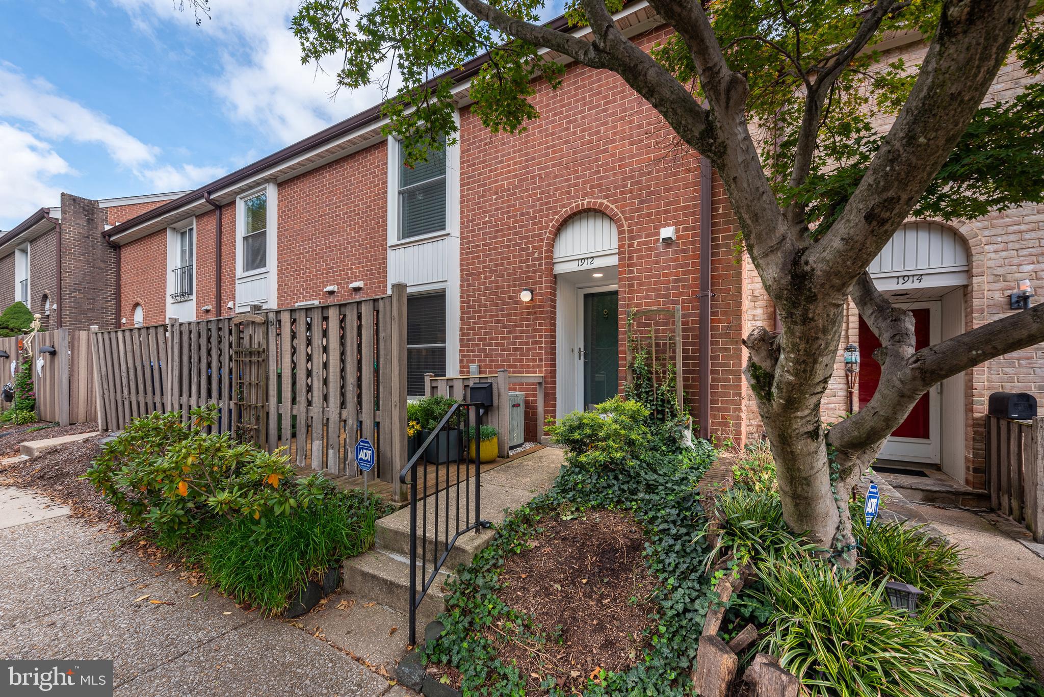 GREENBERRY WOODS - Residential