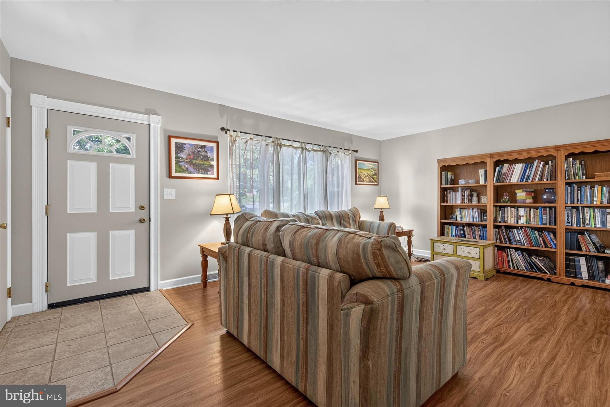 826 LARK DRIVE