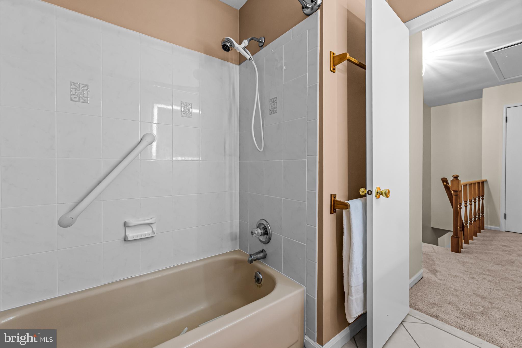 SHARON - Residential