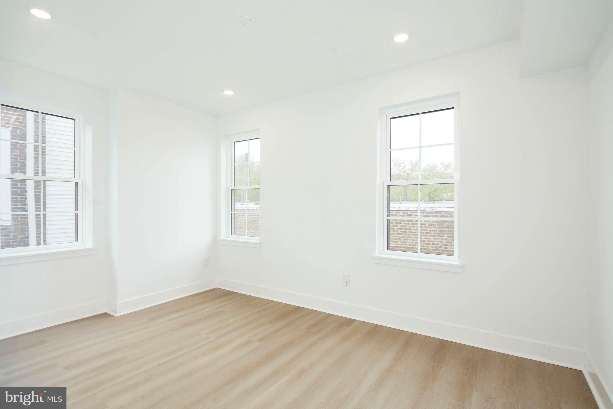 SPRUCE HILL - Commercial Sale