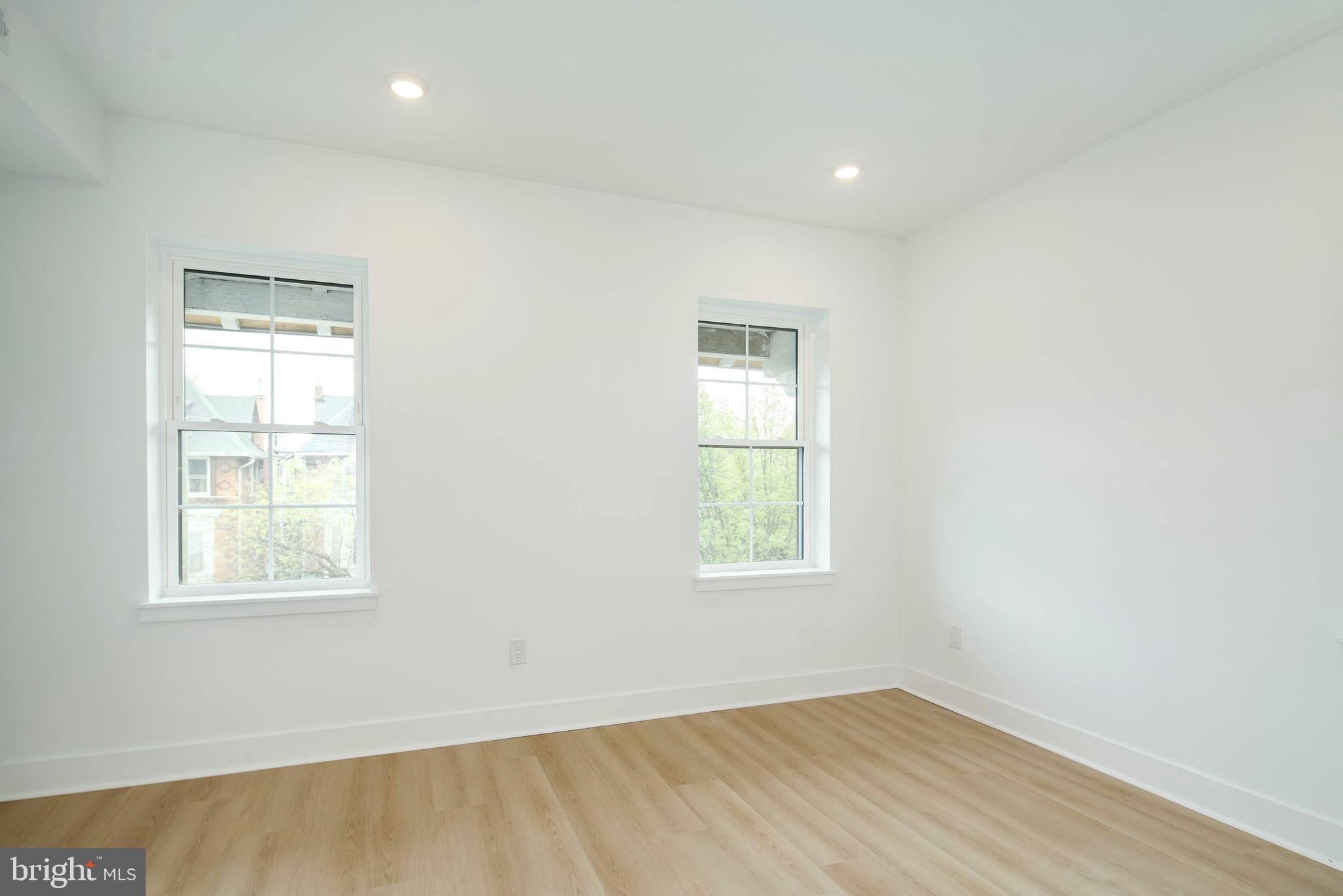 SPRUCE HILL - Commercial Sale