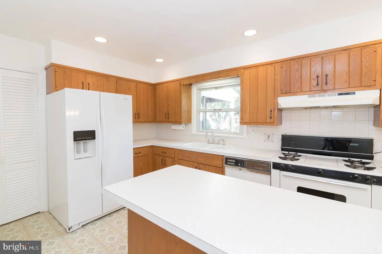 Pennington, New Jersey 08534, United States, 4 Bedrooms Bedrooms, ,2 BathroomsBathrooms,Residential,Active,42755