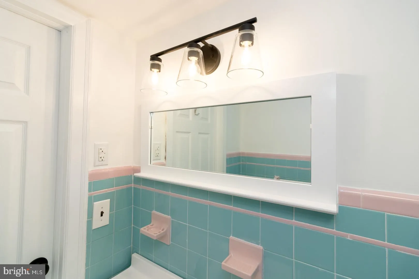 Pennington, New Jersey 08534, United States, 4 Bedrooms Bedrooms, ,2 BathroomsBathrooms,Residential,Active,42755