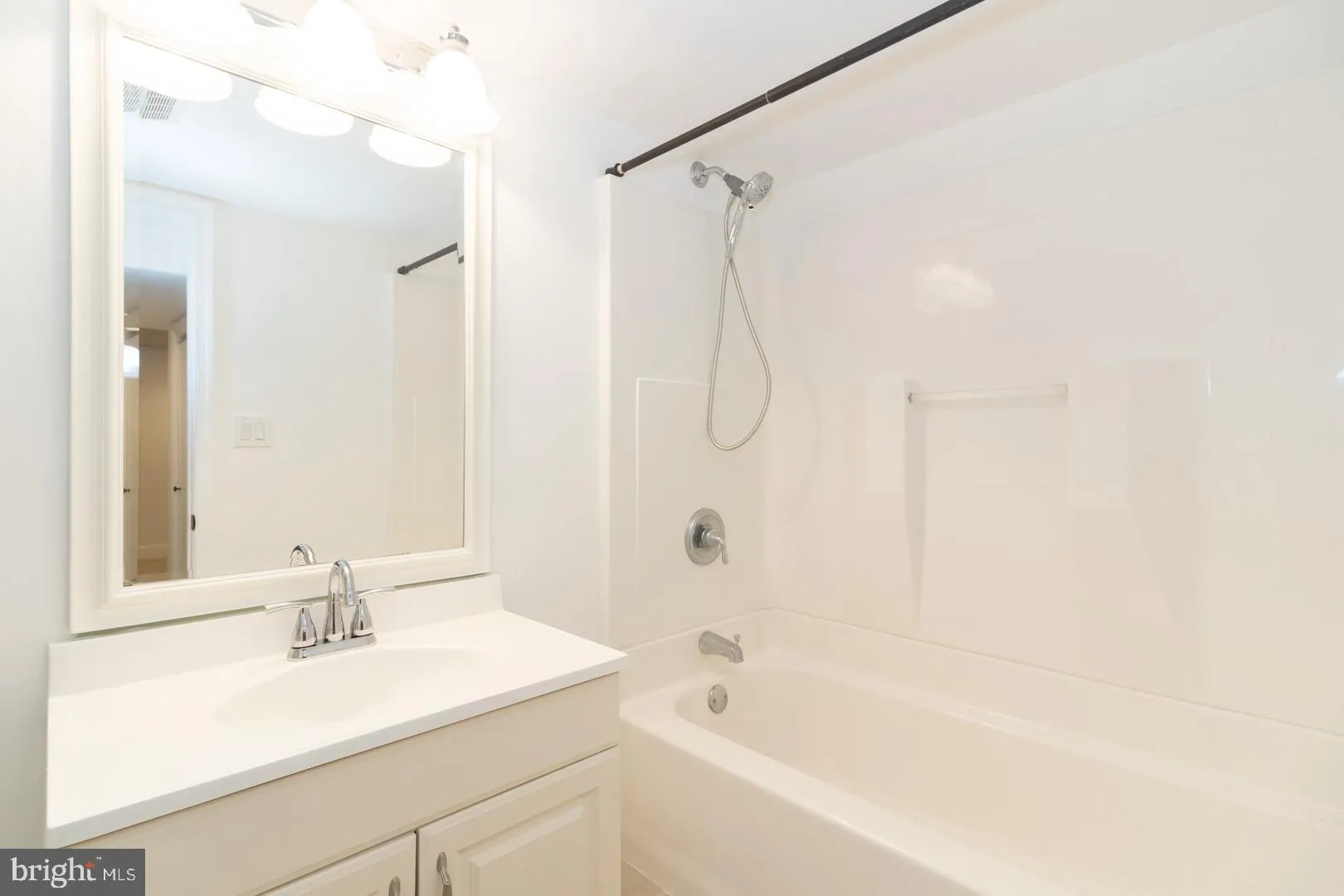 Pennington, New Jersey 08534, United States, 4 Bedrooms Bedrooms, ,2 BathroomsBathrooms,Residential,Active,42755