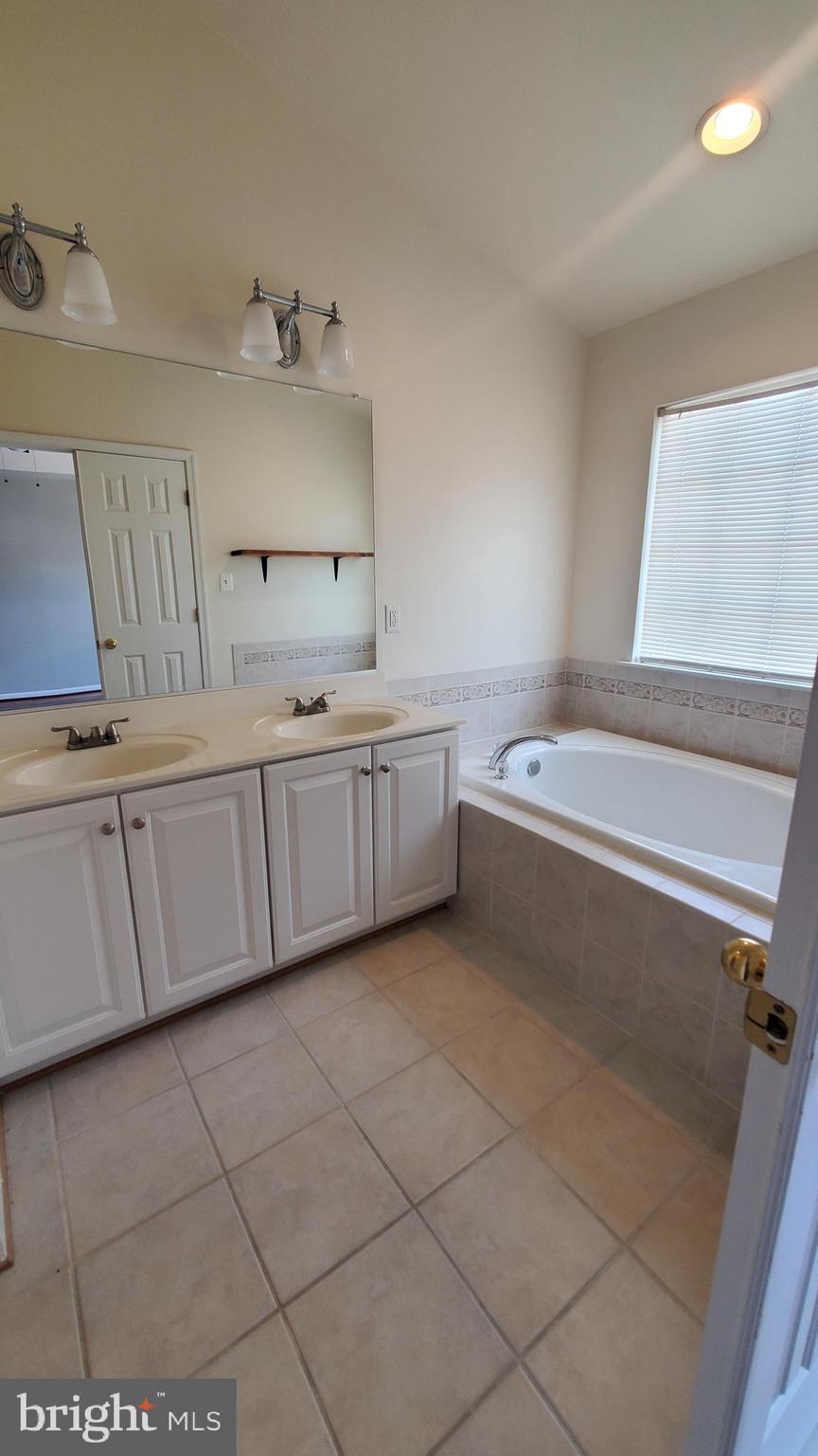 PINEY ORCHARD - Residential Lease