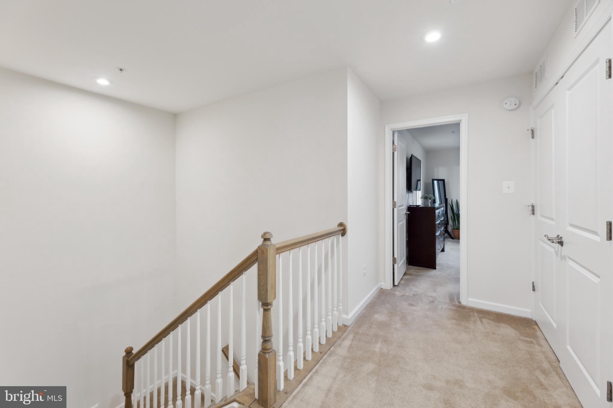 METRO POINTE - Residential