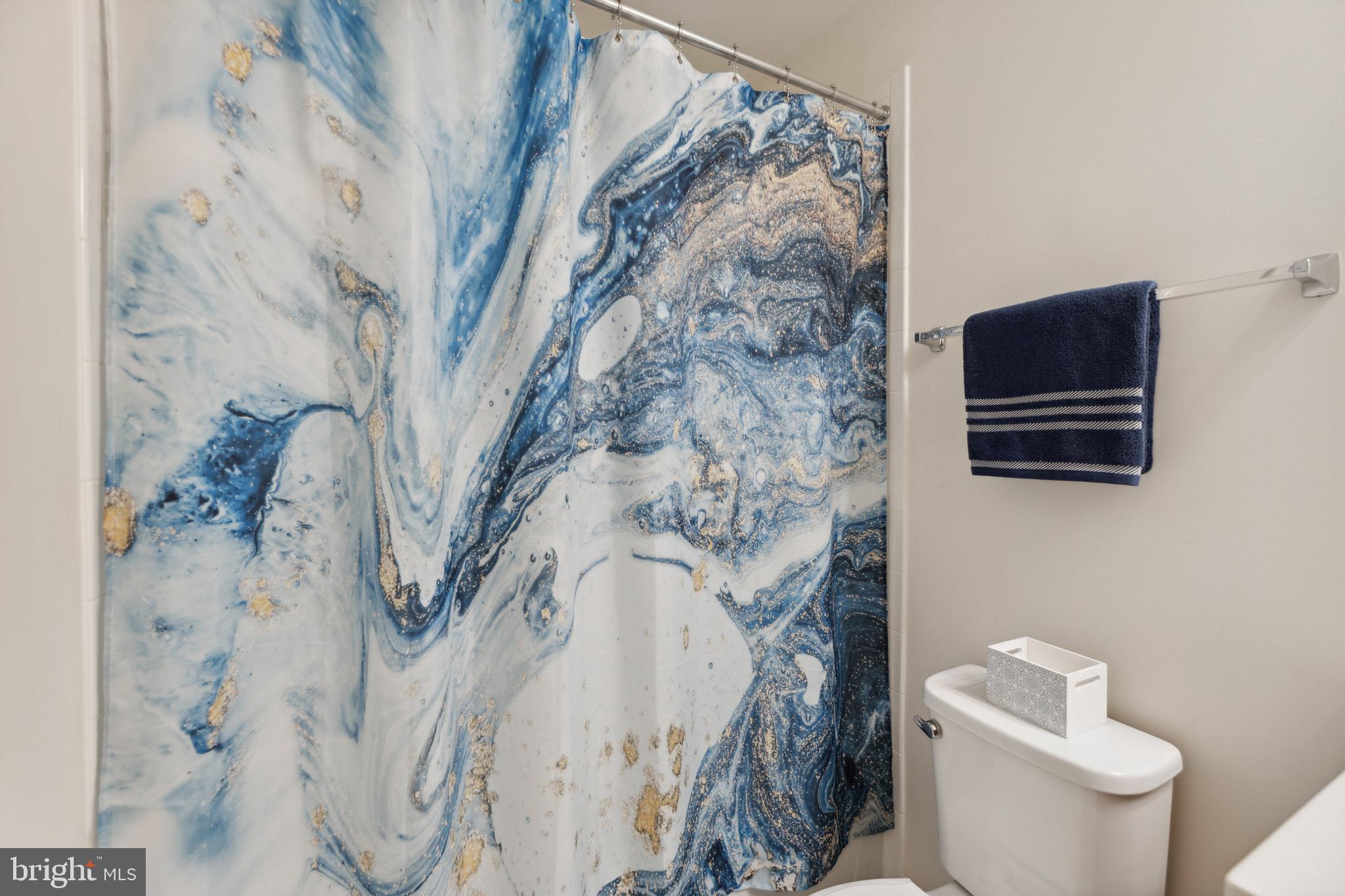 METRO POINTE - Residential