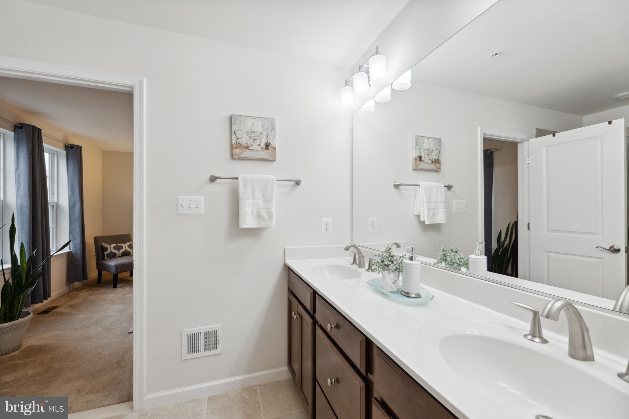 METRO POINTE - Residential