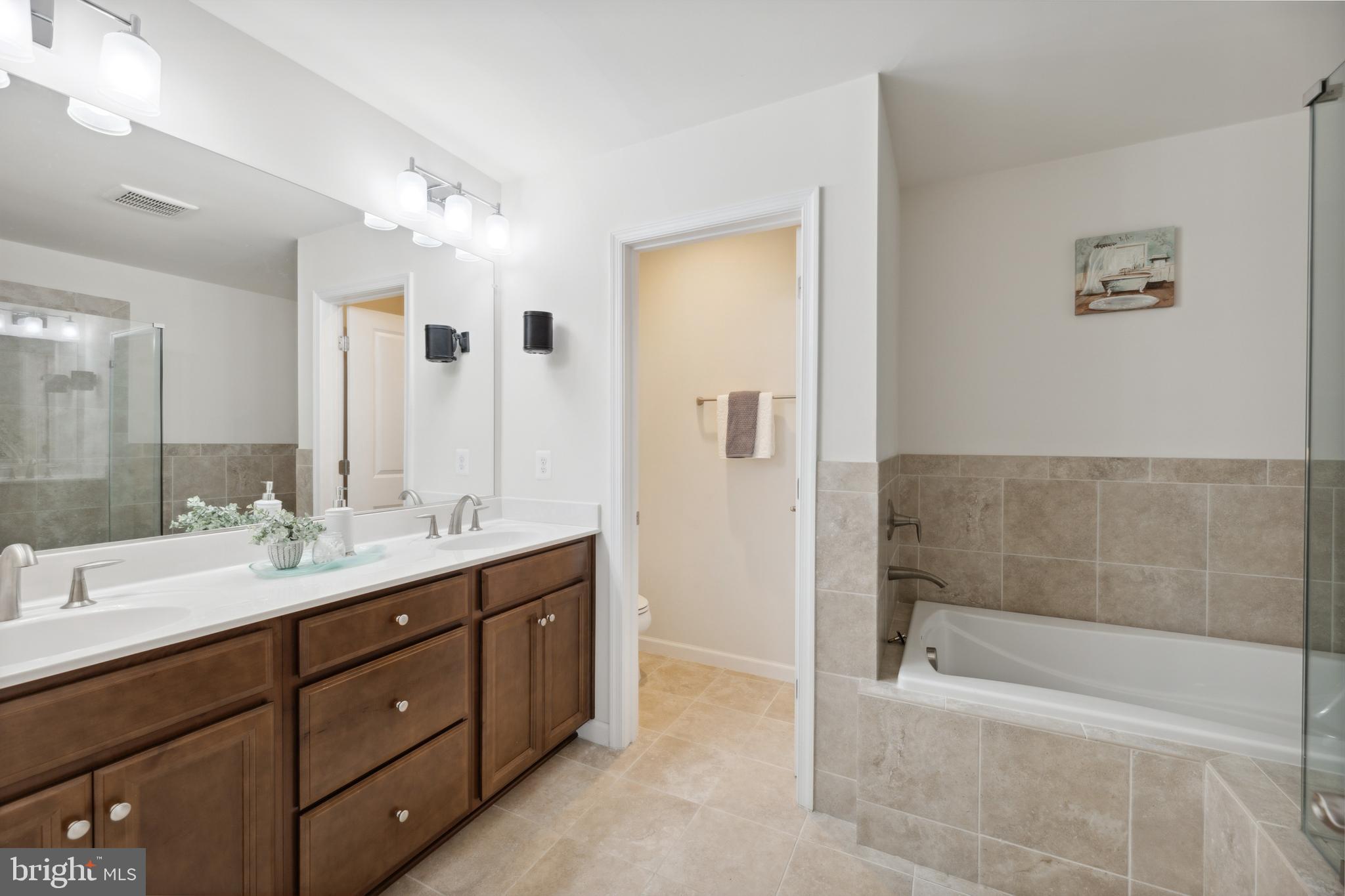 METRO POINTE - Residential