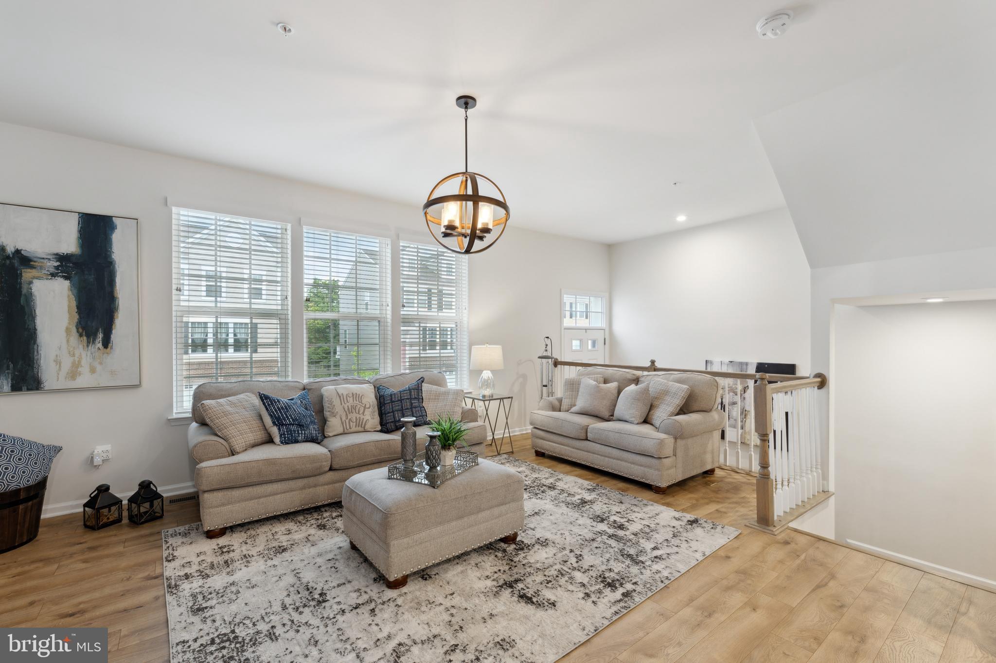 METRO POINTE - Residential