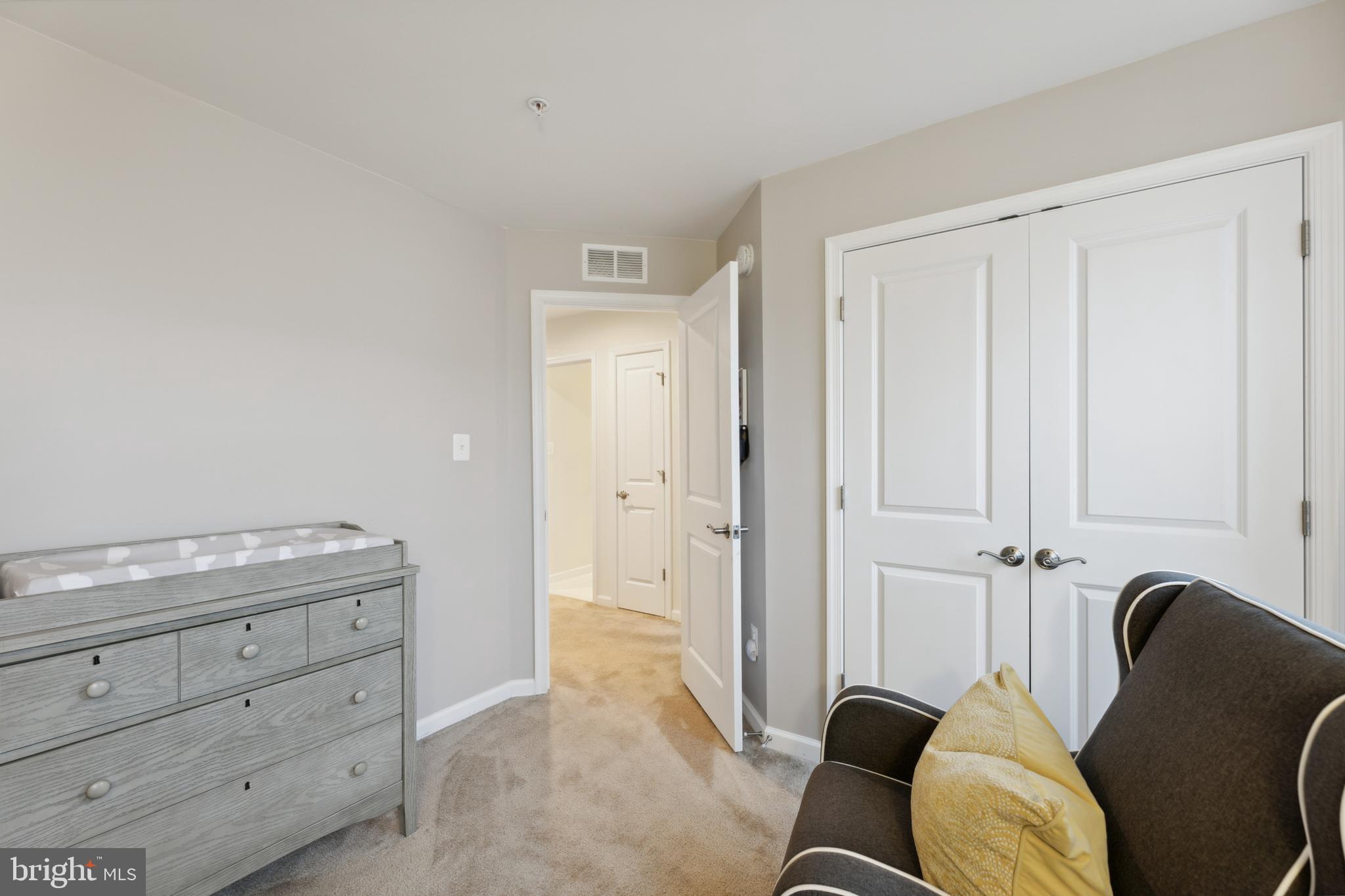 METRO POINTE - Residential