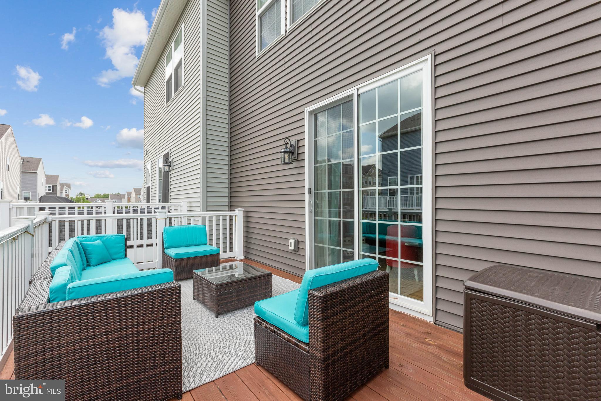 METRO POINTE - Residential