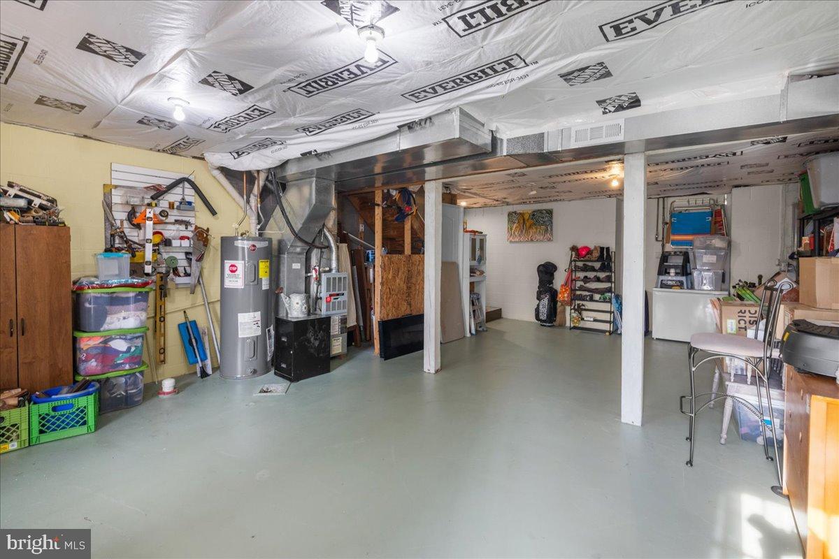 HUNTINGTON MEADOWS - Residential