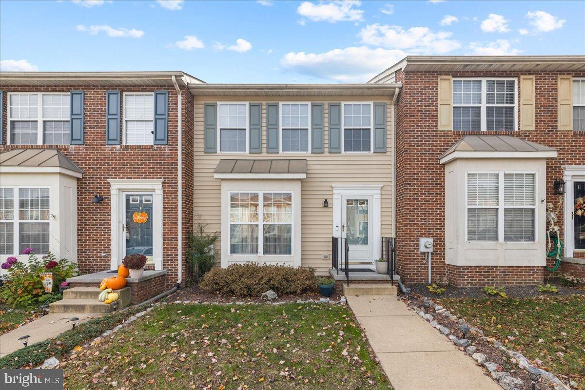 HUNTINGTON MEADOWS - Residential