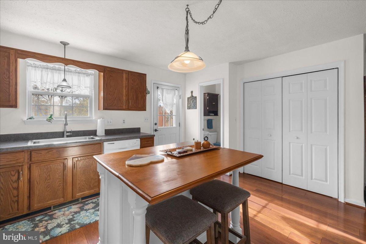 HUNTINGTON MEADOWS - Residential