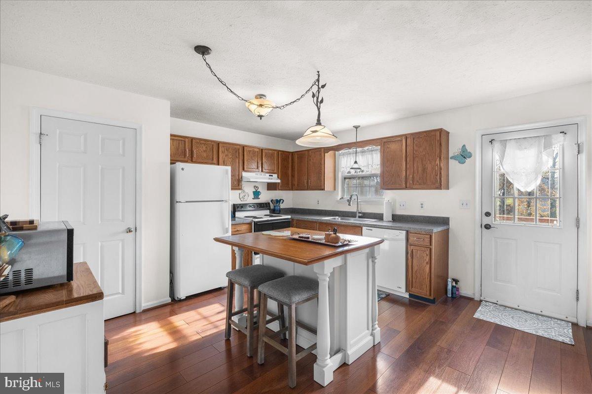 HUNTINGTON MEADOWS - Residential