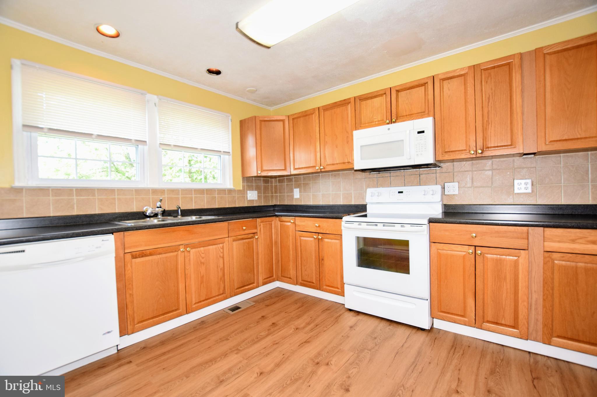 HARFORD SQUARE - Residential Lease