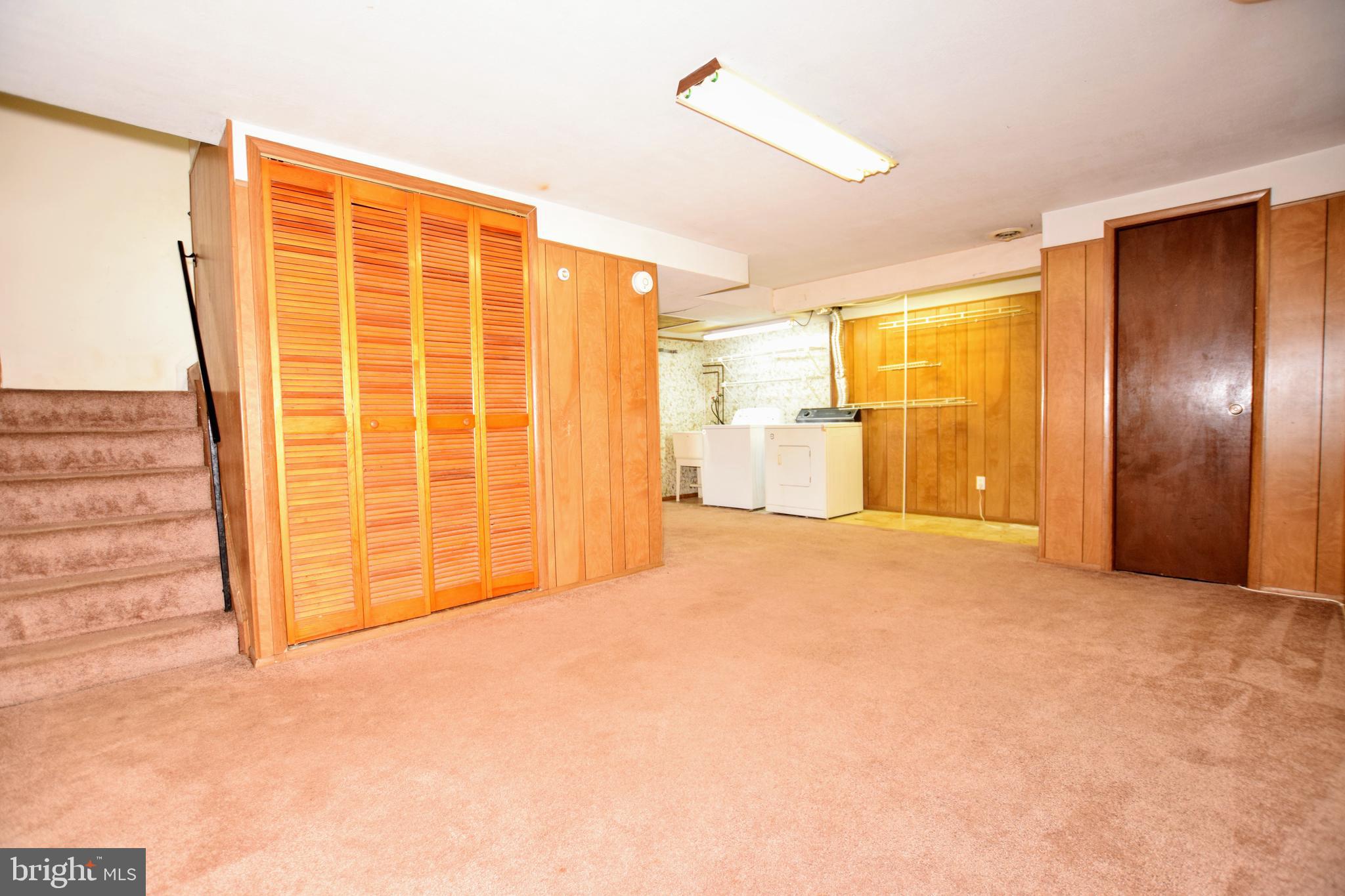 HARFORD SQUARE - Residential Lease