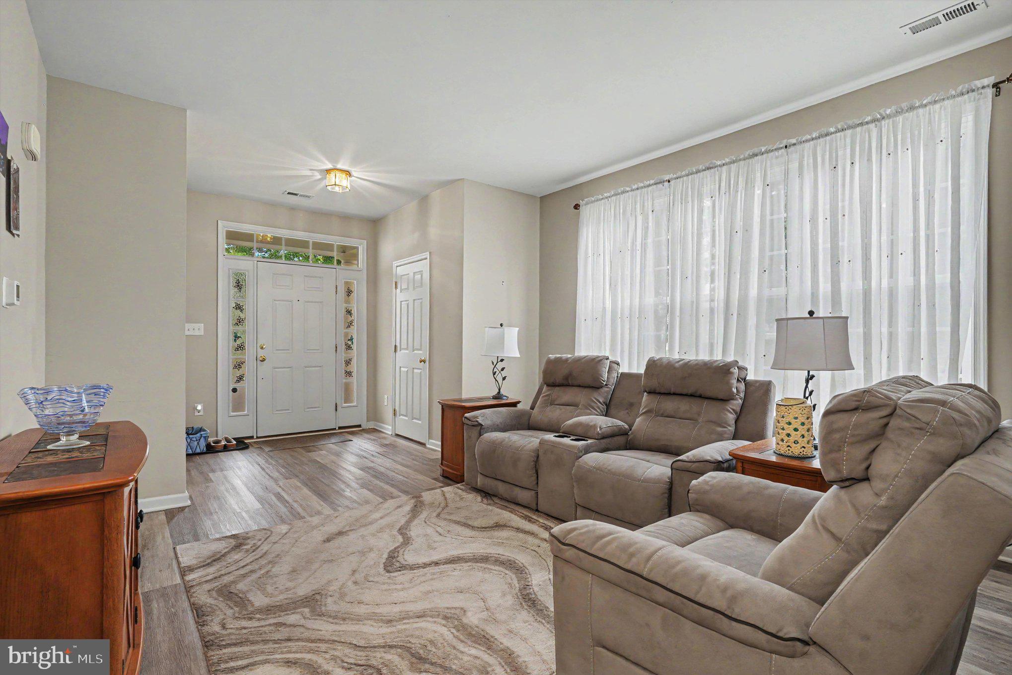 239 W BOURNE WAY