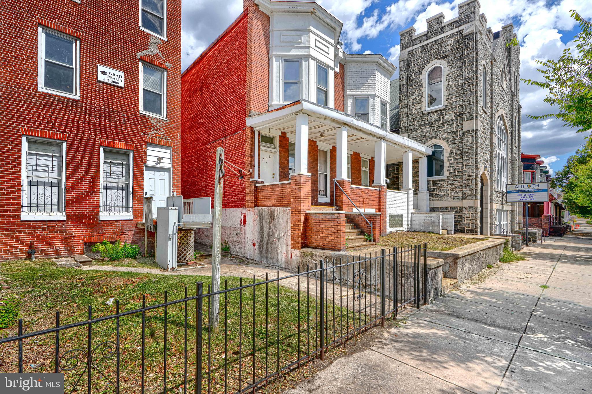 206 E 25TH STREET E