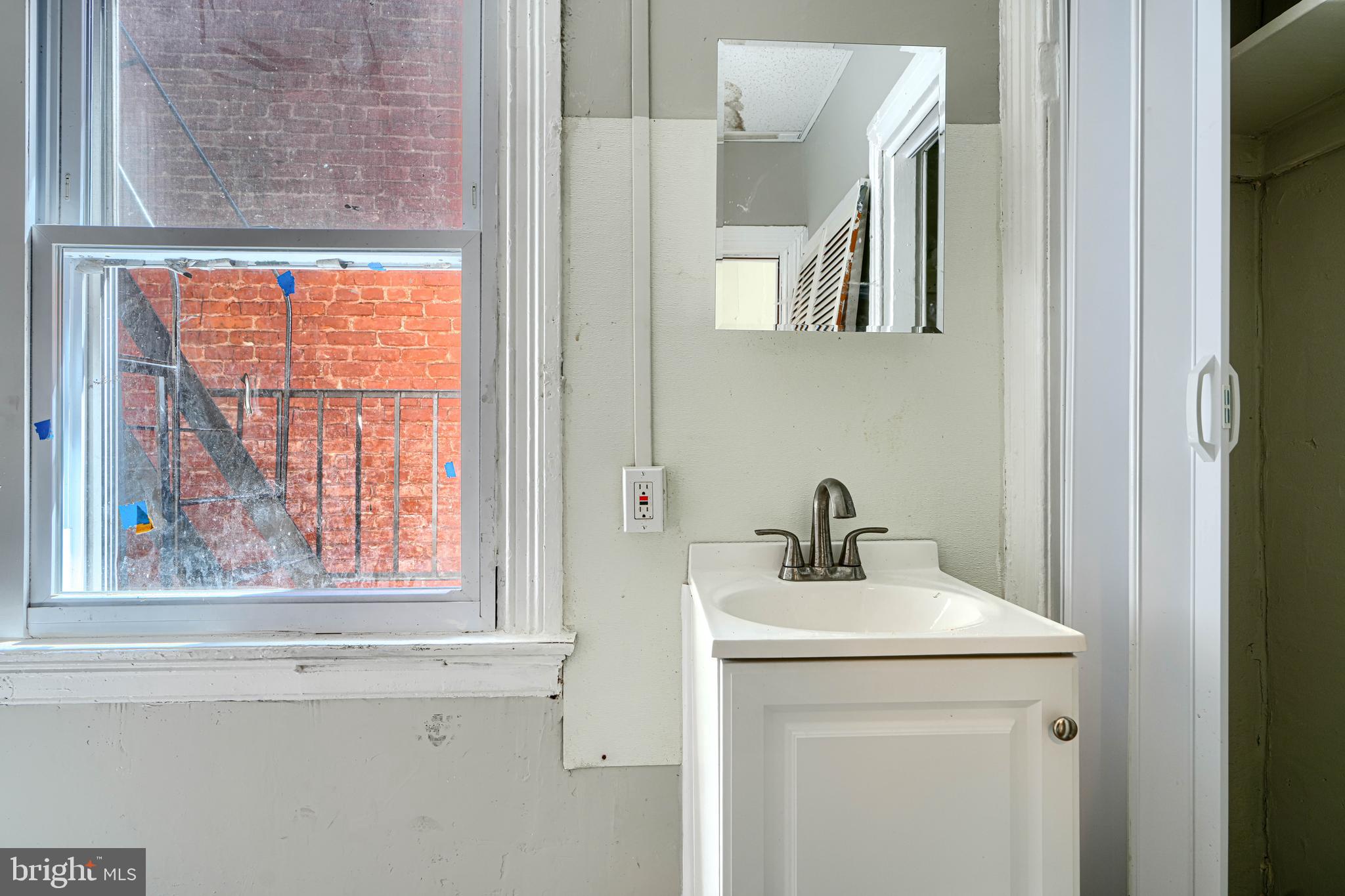CHARLES VILLAGE - Residential Income
