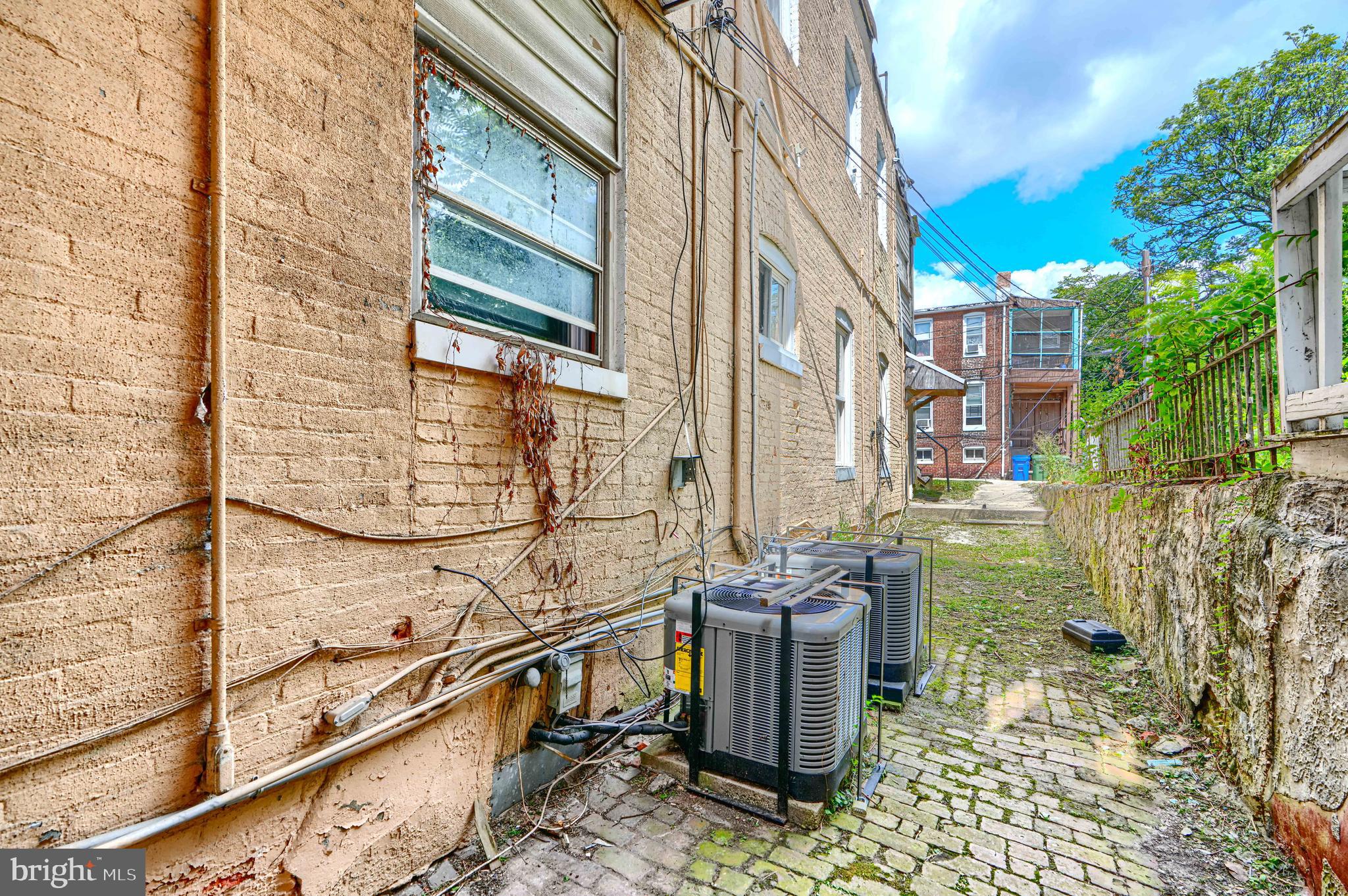 CHARLES VILLAGE - Residential Income