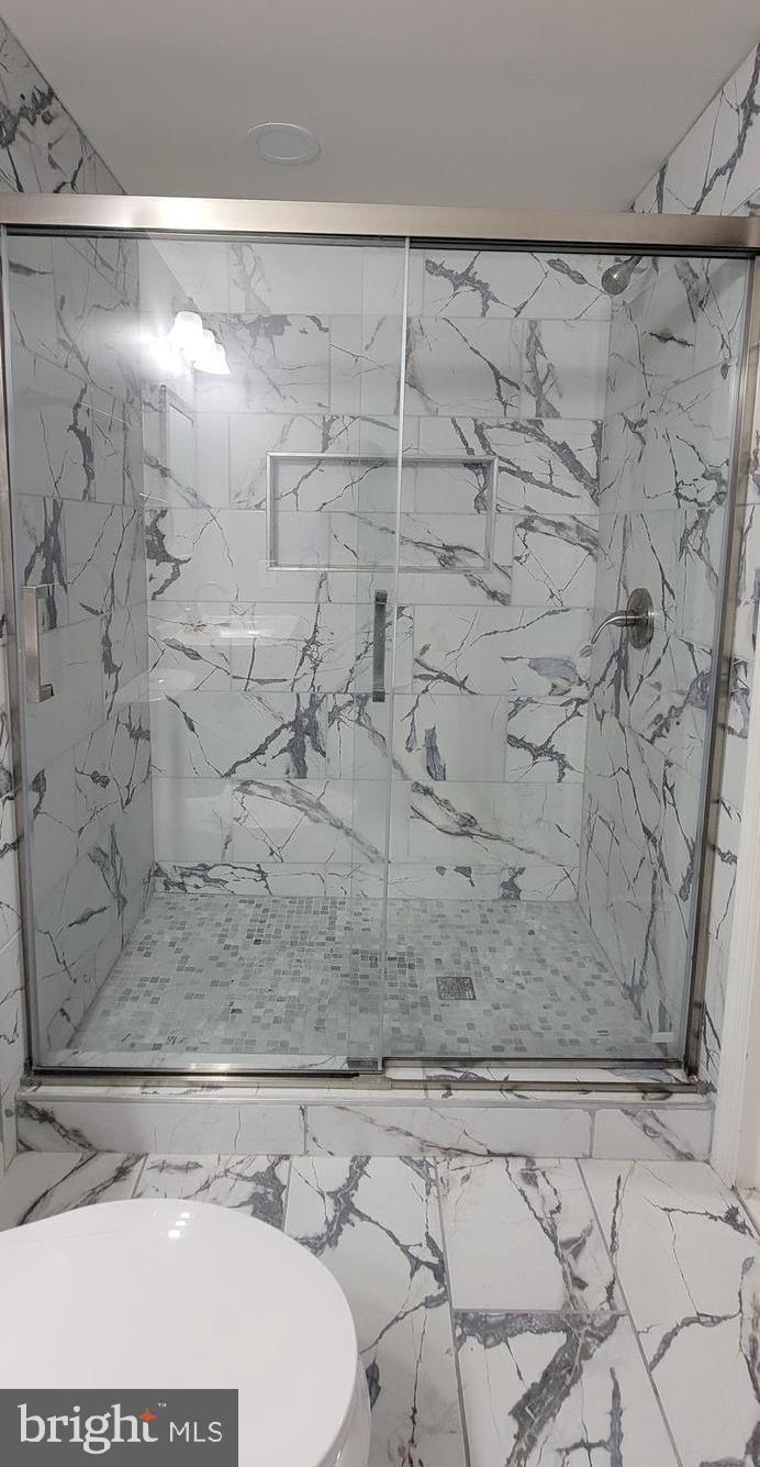 OAK POND TOWNHOU - Residential Lease