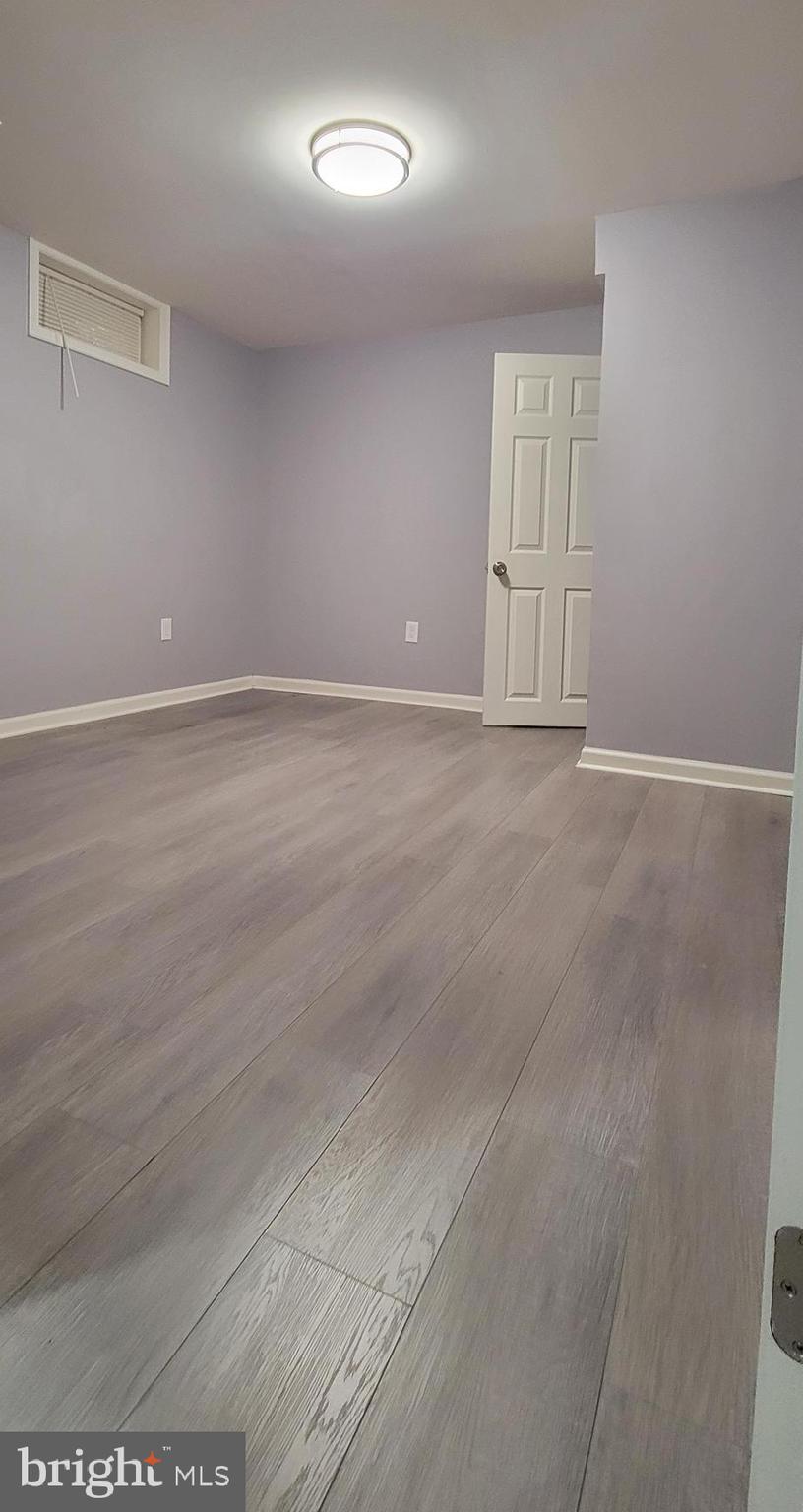 OAK POND TOWNHOU - Residential Lease