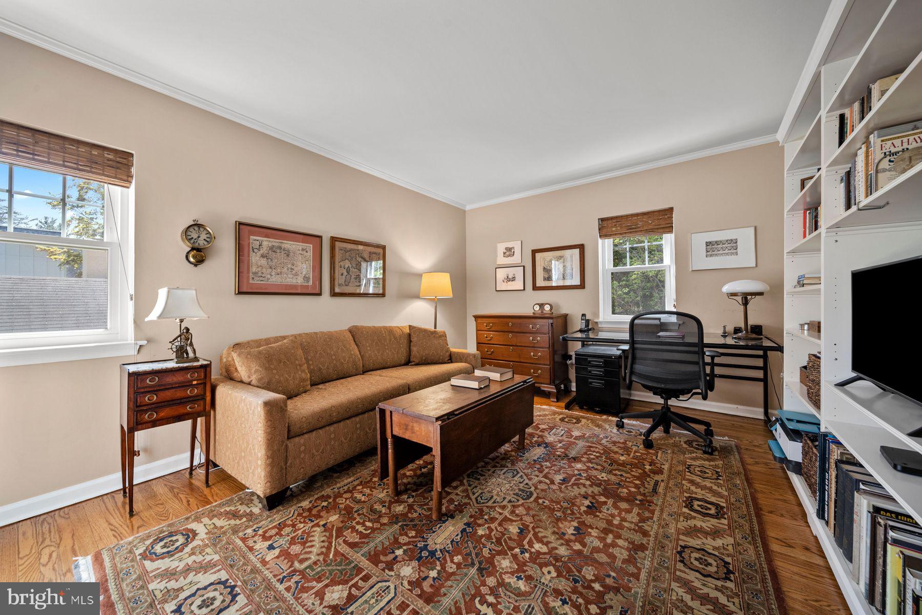 CHESTNUT HILL - Residential