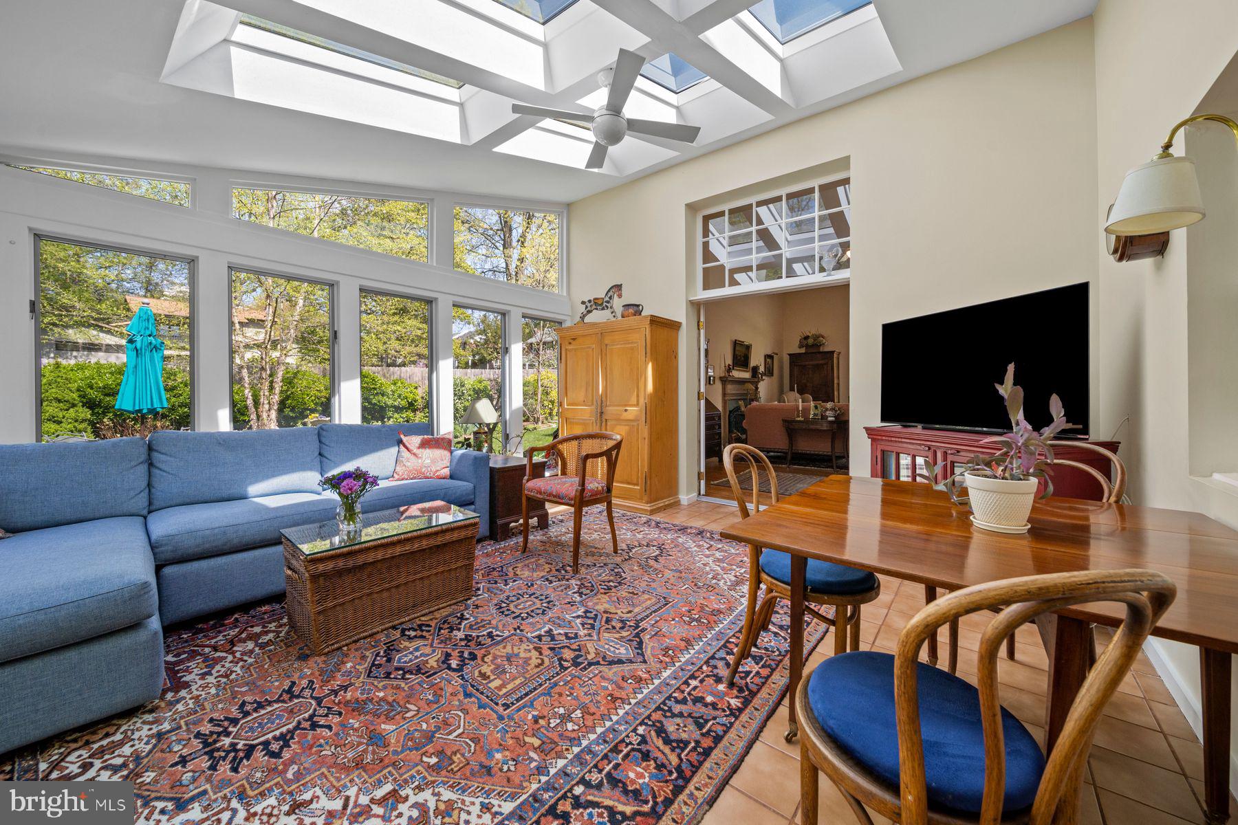 CHESTNUT HILL - Residential