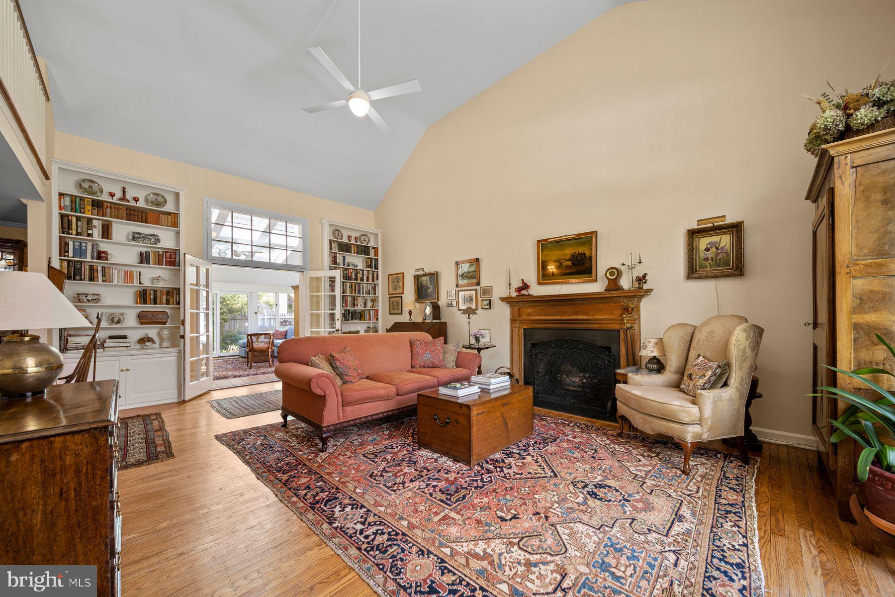 CHESTNUT HILL - Residential