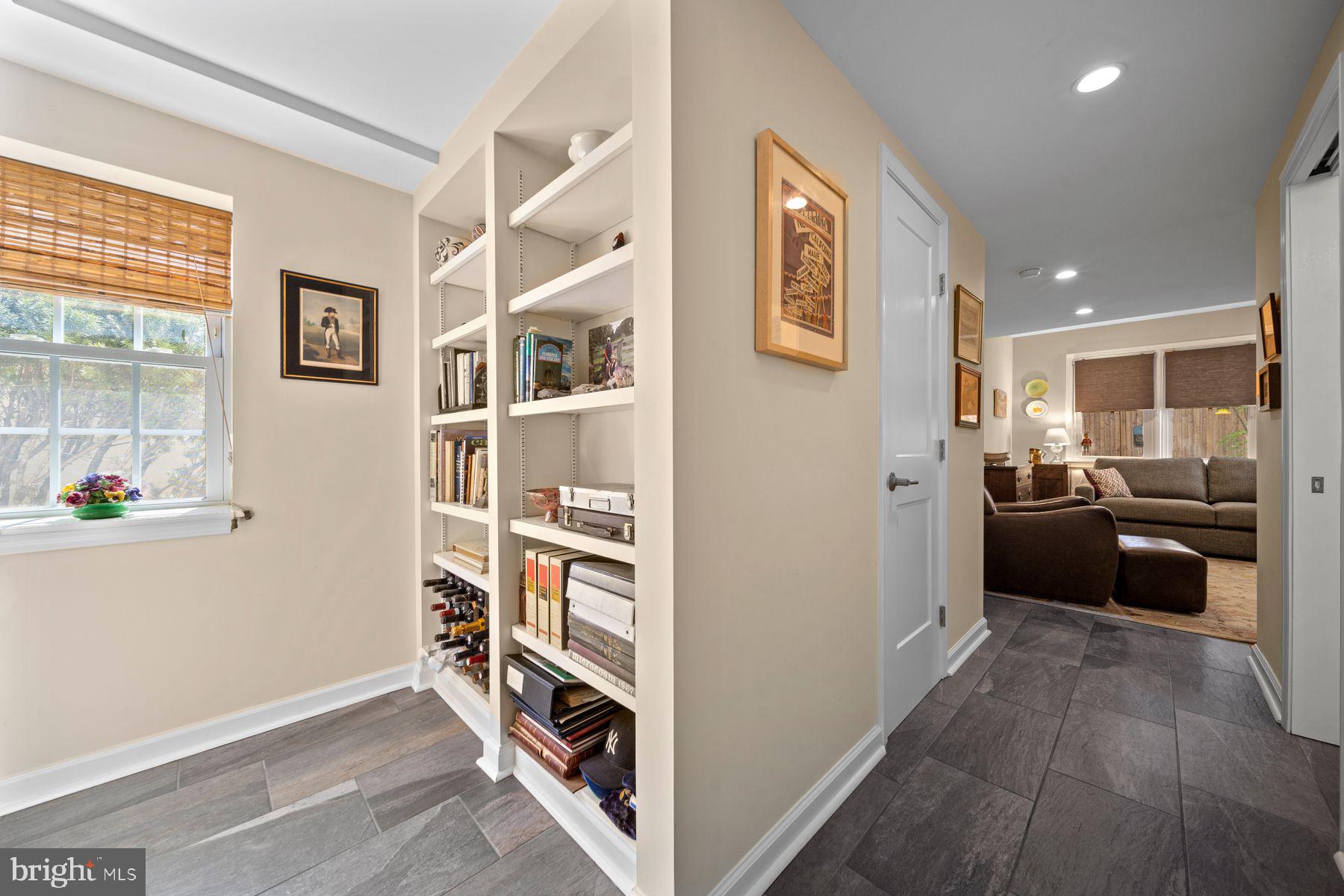 CHESTNUT HILL - Residential