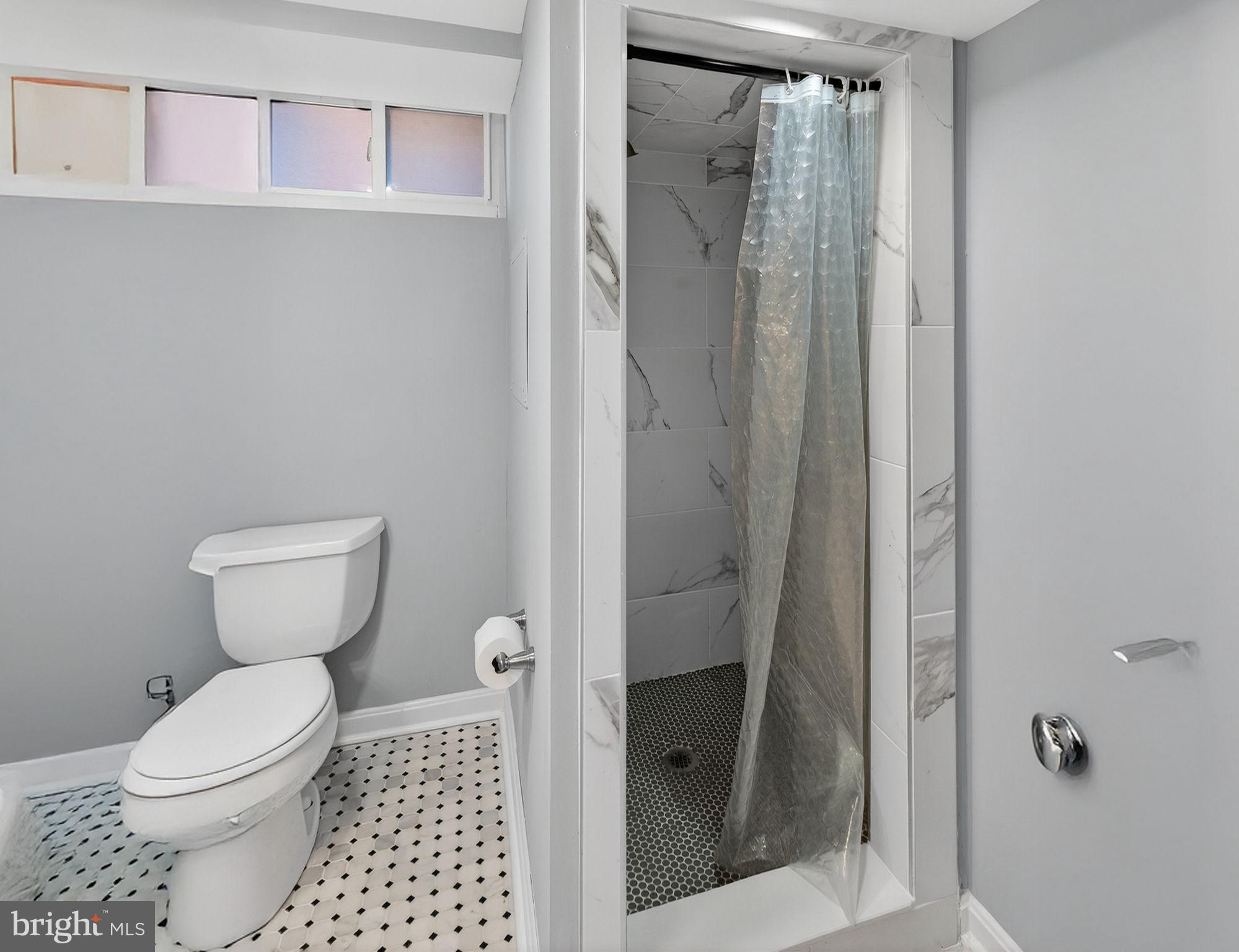 MADISON MANOR - Residential