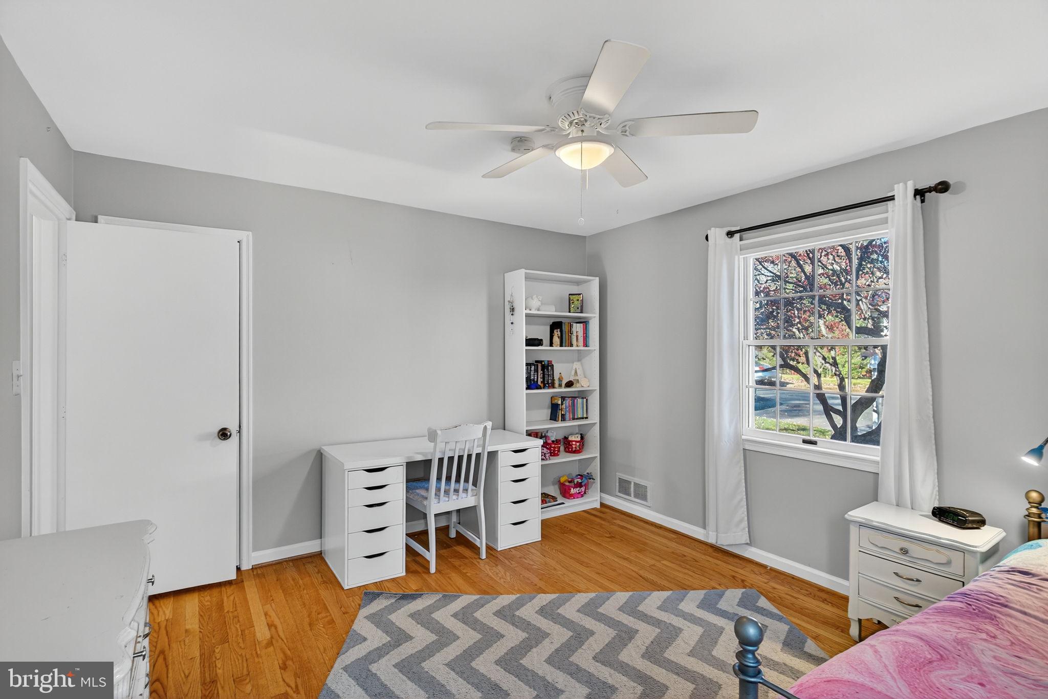 MADISON MANOR - Residential