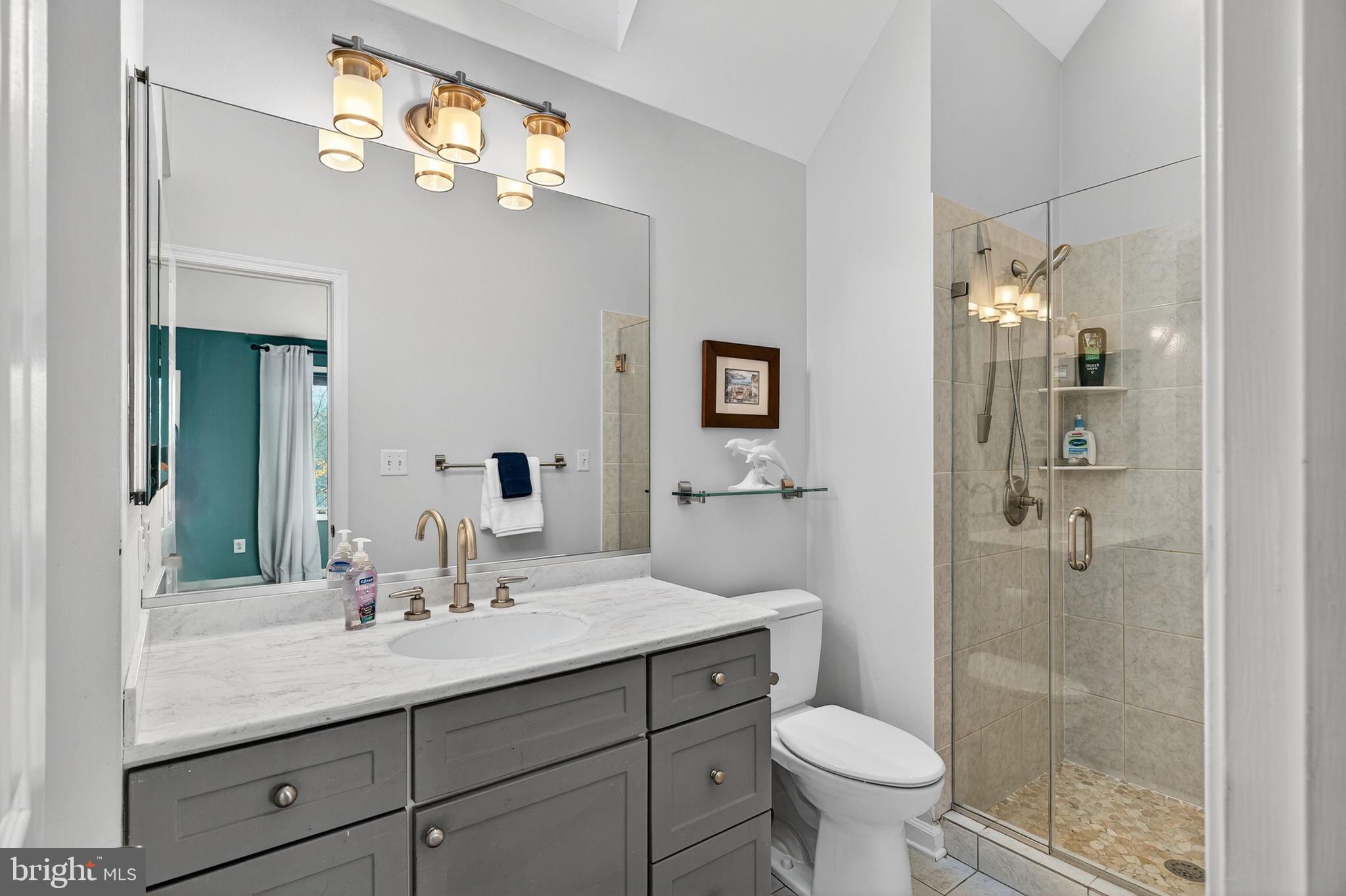 MADISON MANOR - Residential