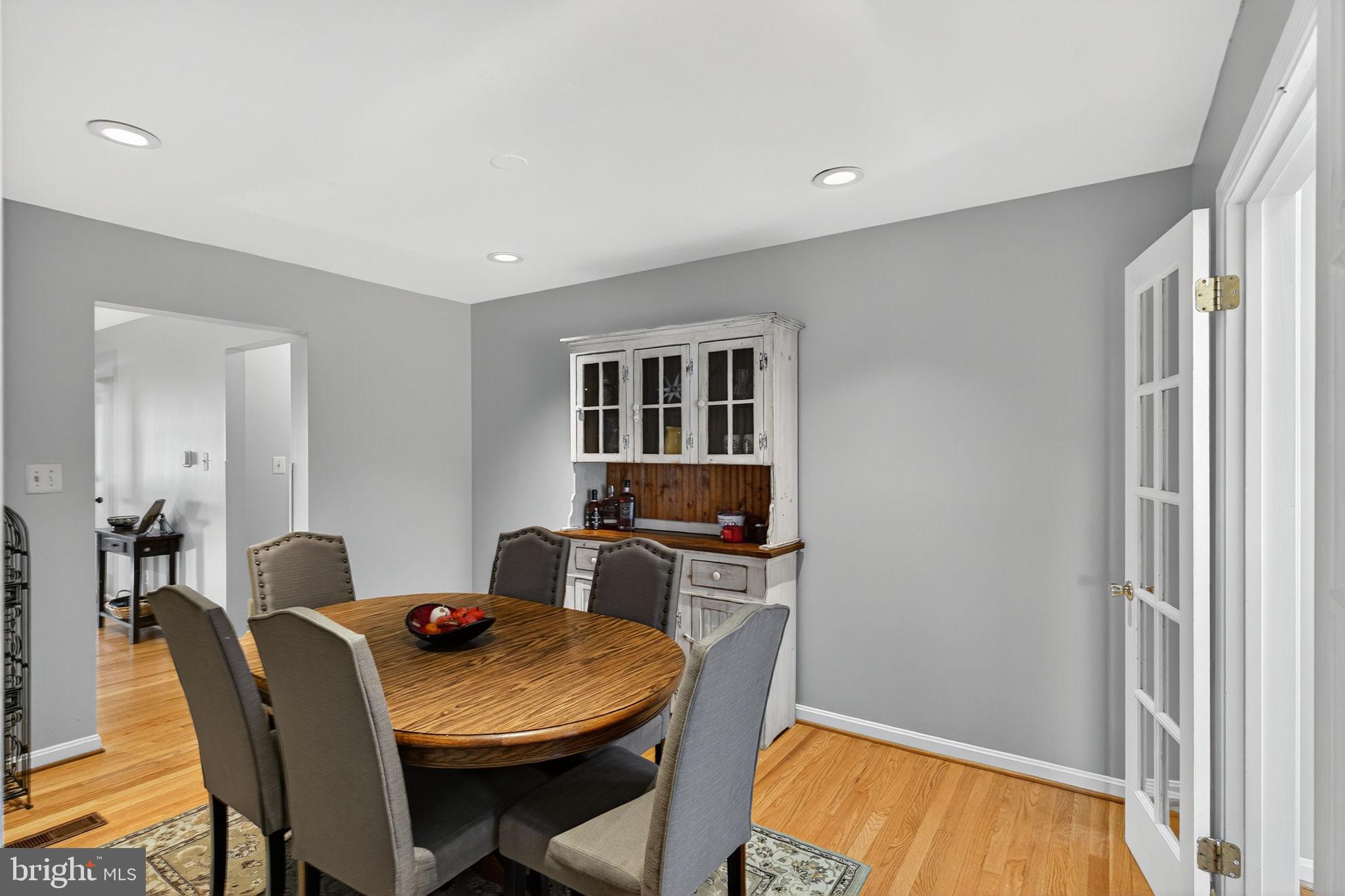 MADISON MANOR - Residential