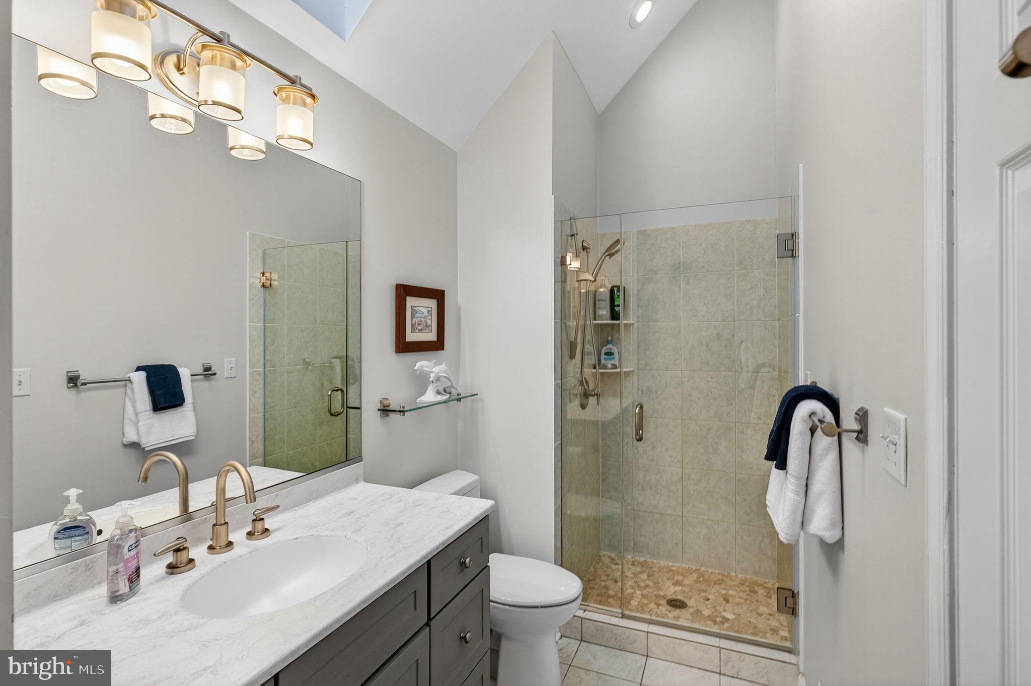 MADISON MANOR - Residential