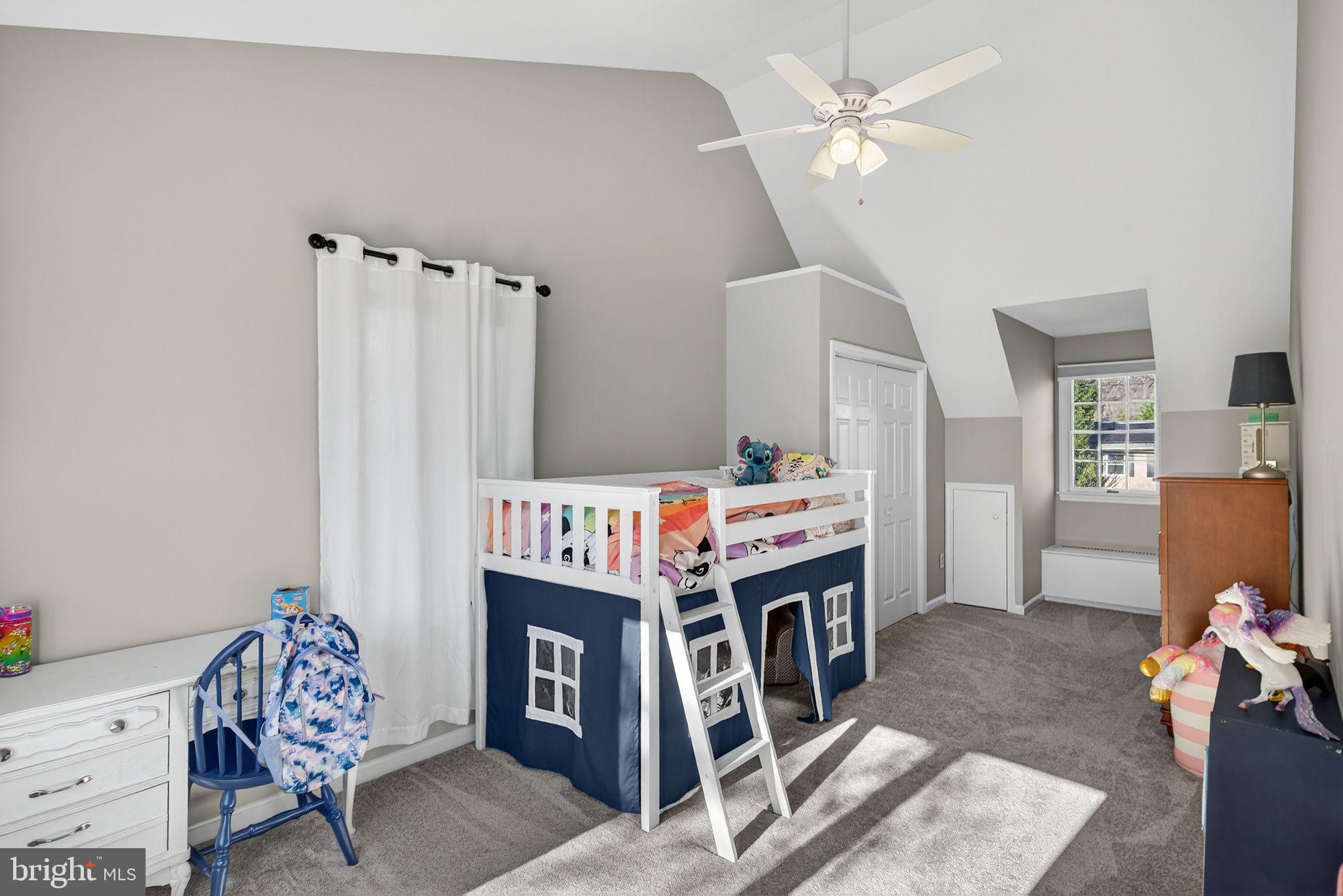 MADISON MANOR - Residential