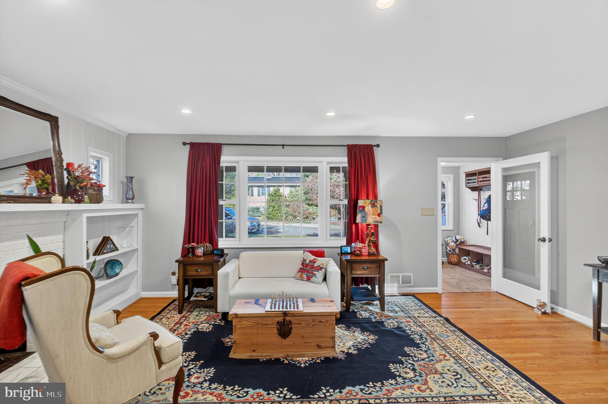 MADISON MANOR - Residential