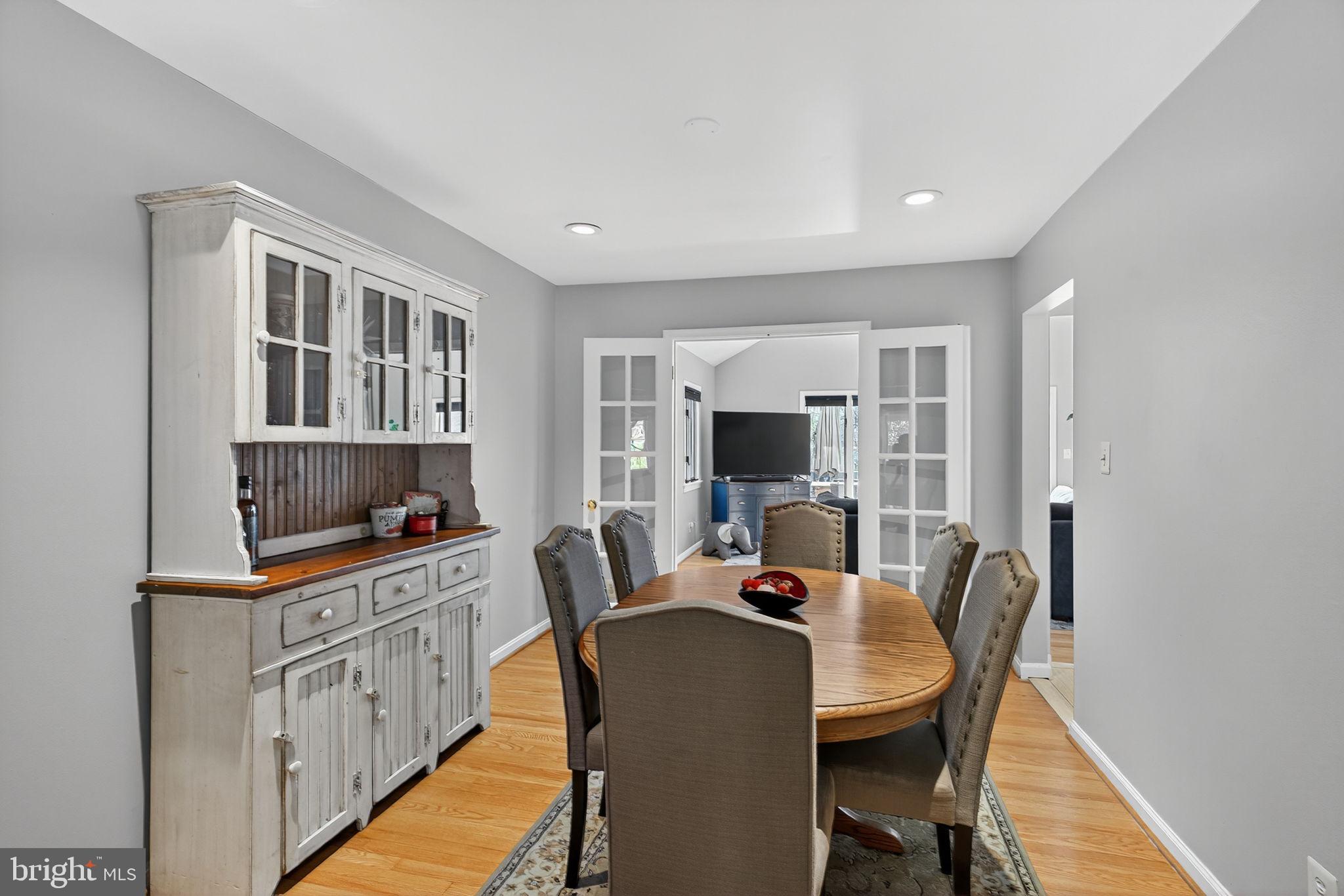 MADISON MANOR - Residential