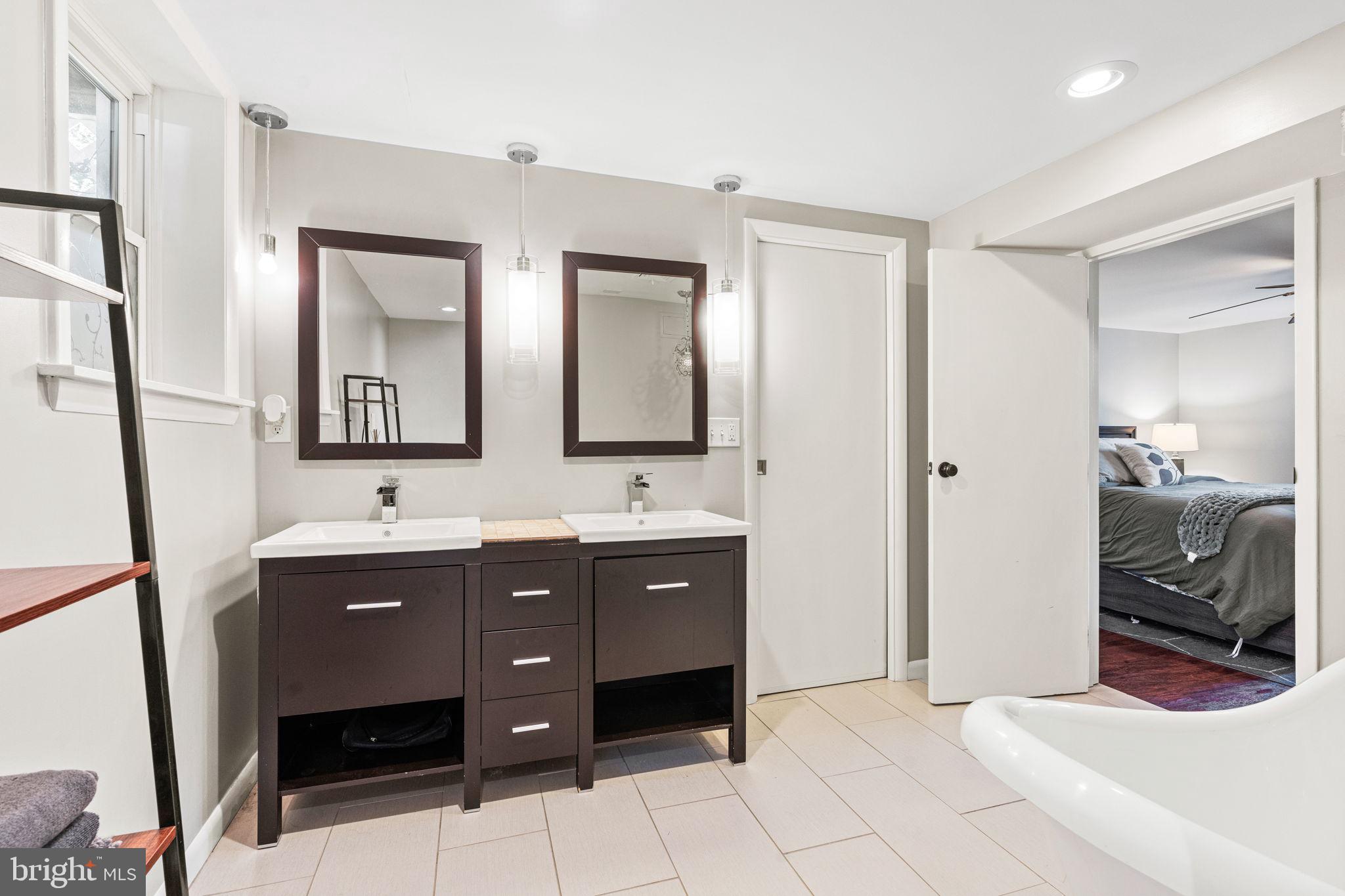 DEIMLER MANOR - Residential