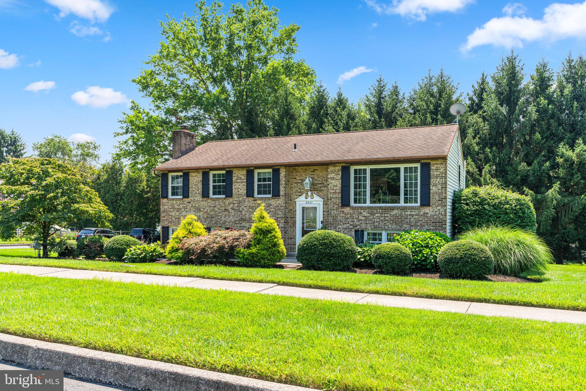 DEIMLER MANOR - Residential